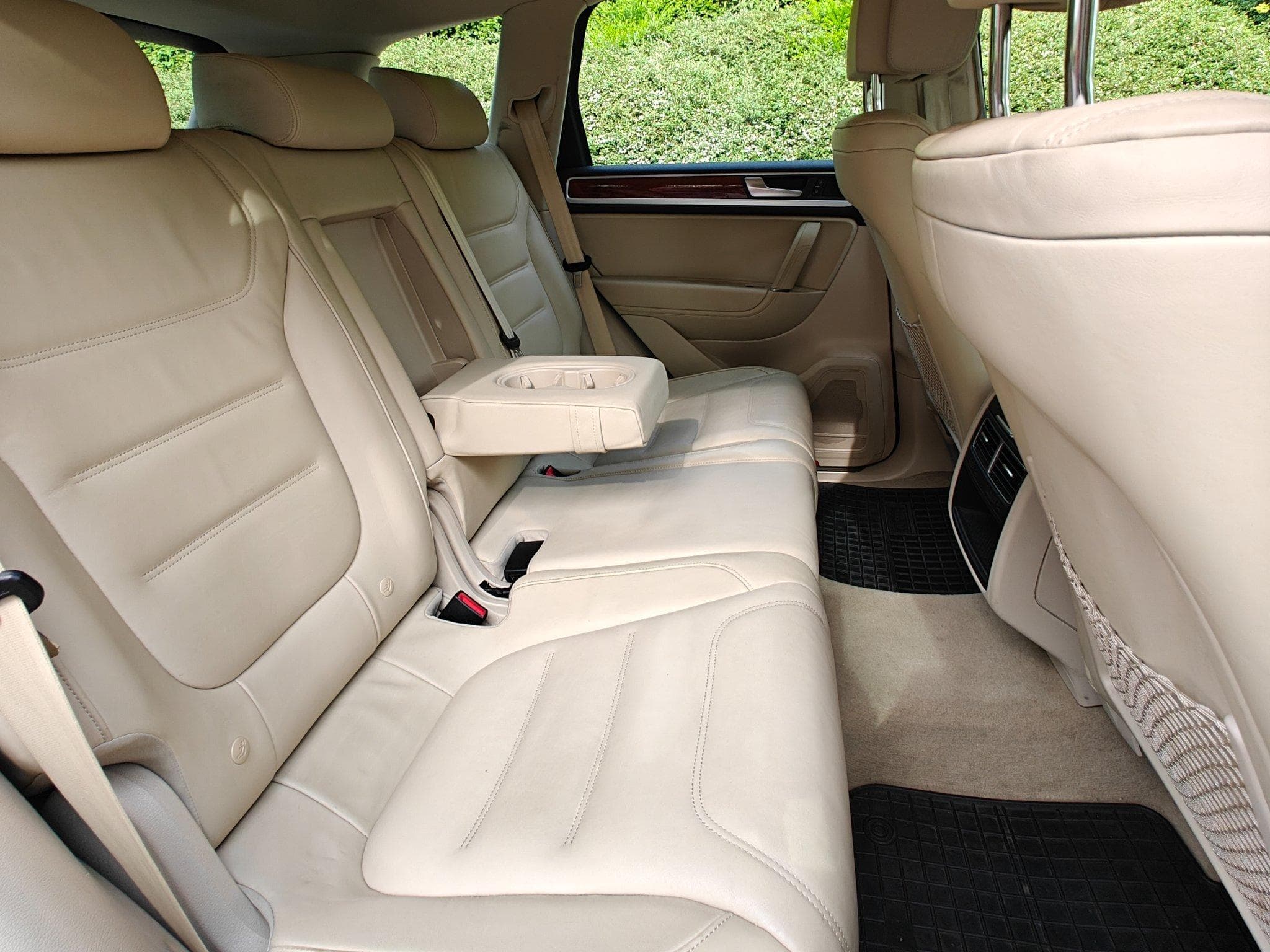 VW Touareg 4.2 V8 TDI 350ch (2011) - Photo 9