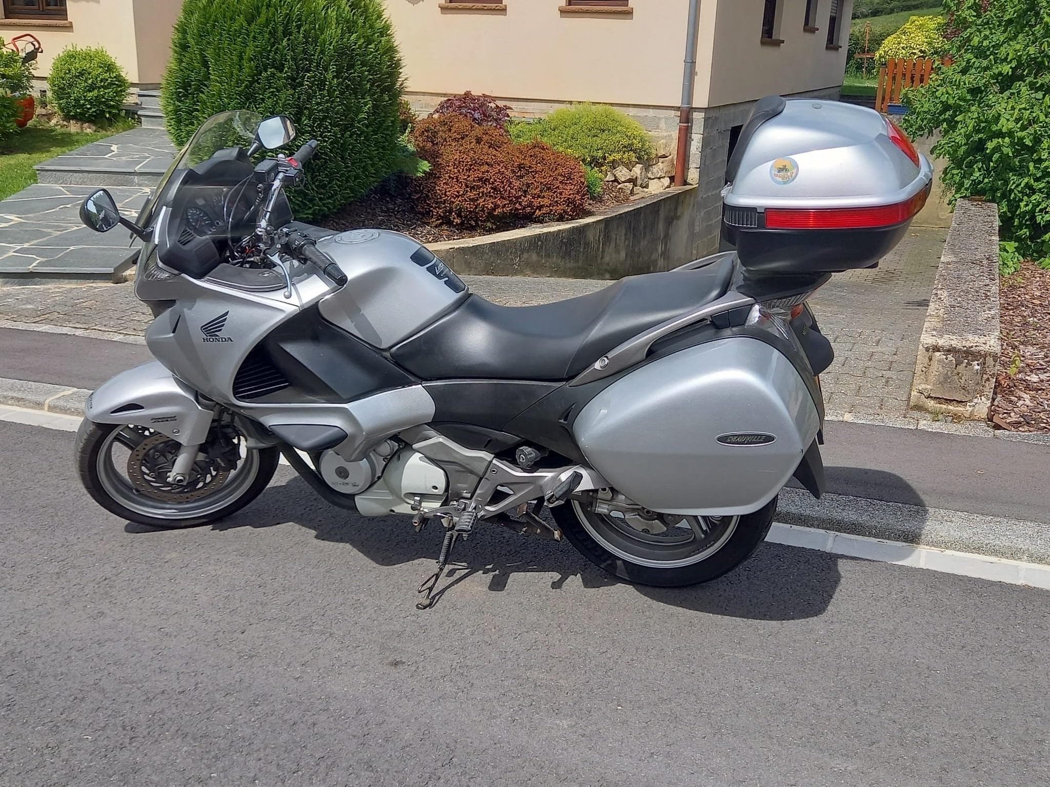 Honda NT NT700va (2010) - Photo 3