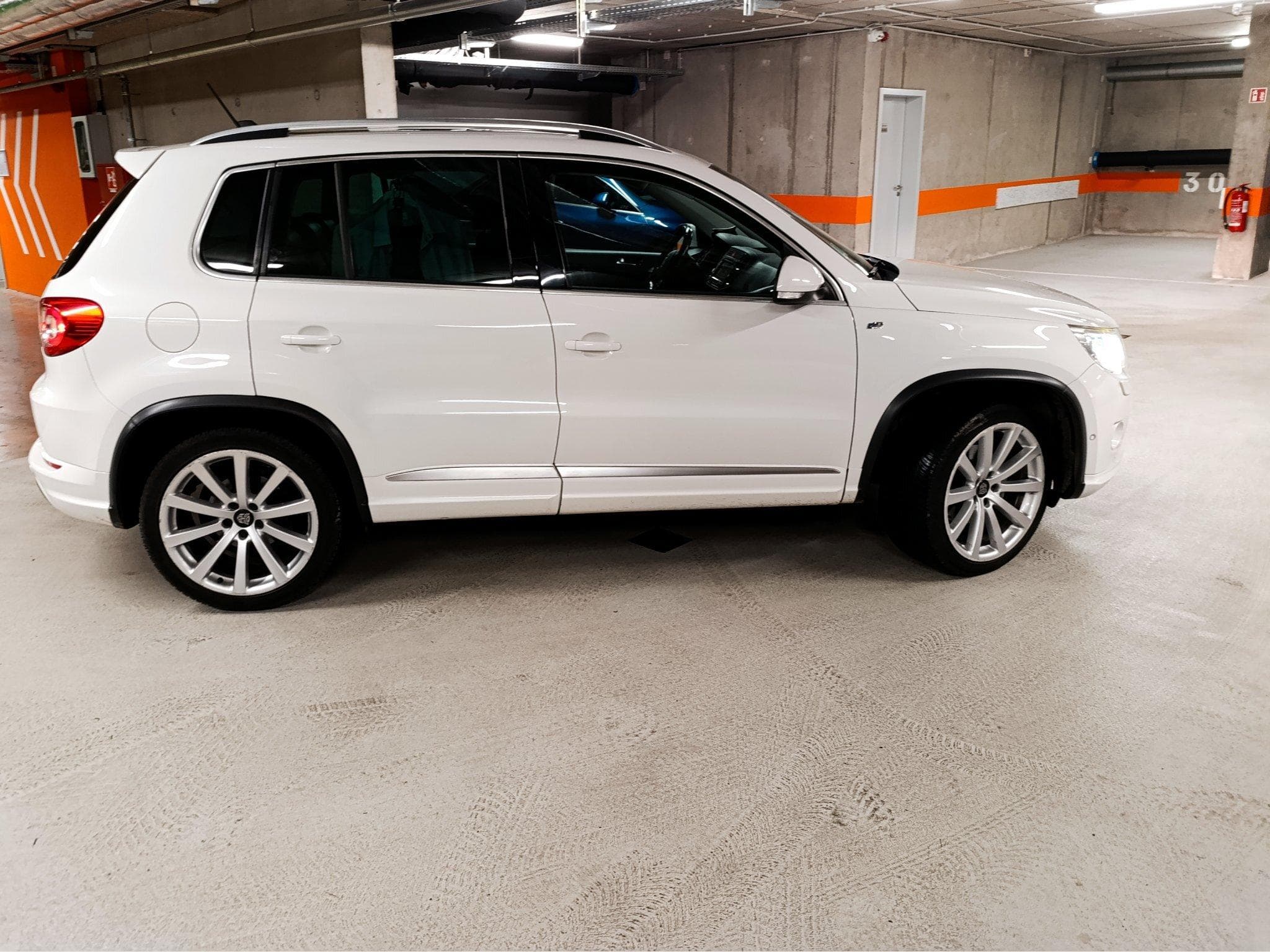 VW Tiguan R-Line (2010) - Photo 2