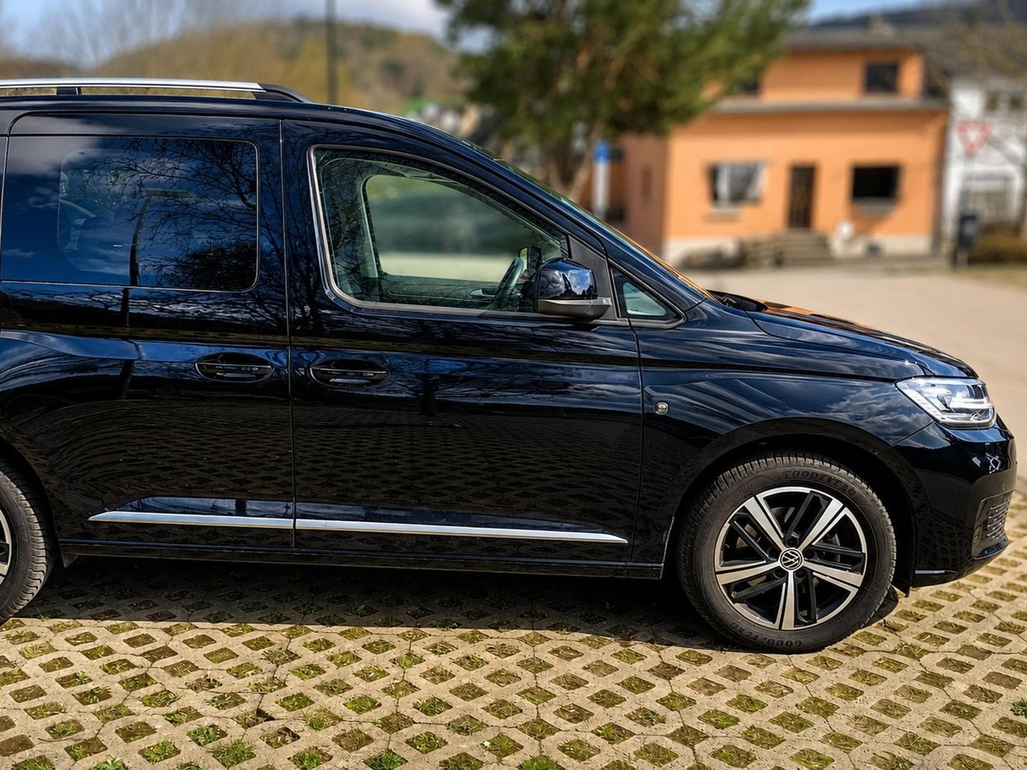 VW Caddy Style 1.5 TSI DSG (2023) - Photo 2