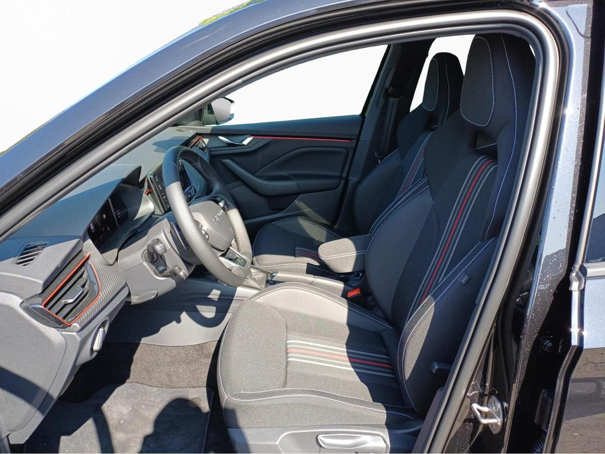 Skoda Kamiq Monte Carlo (2025) - Foto 9