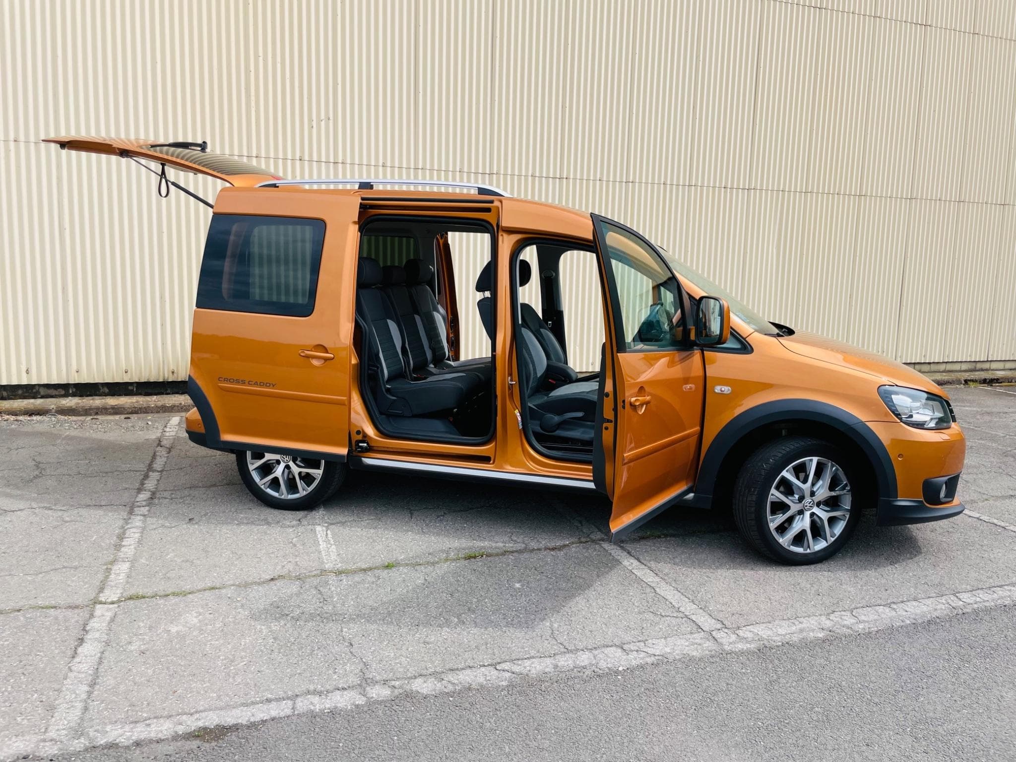 VW Caddy Cross DSG 7 seats (2013) - Foto 4
