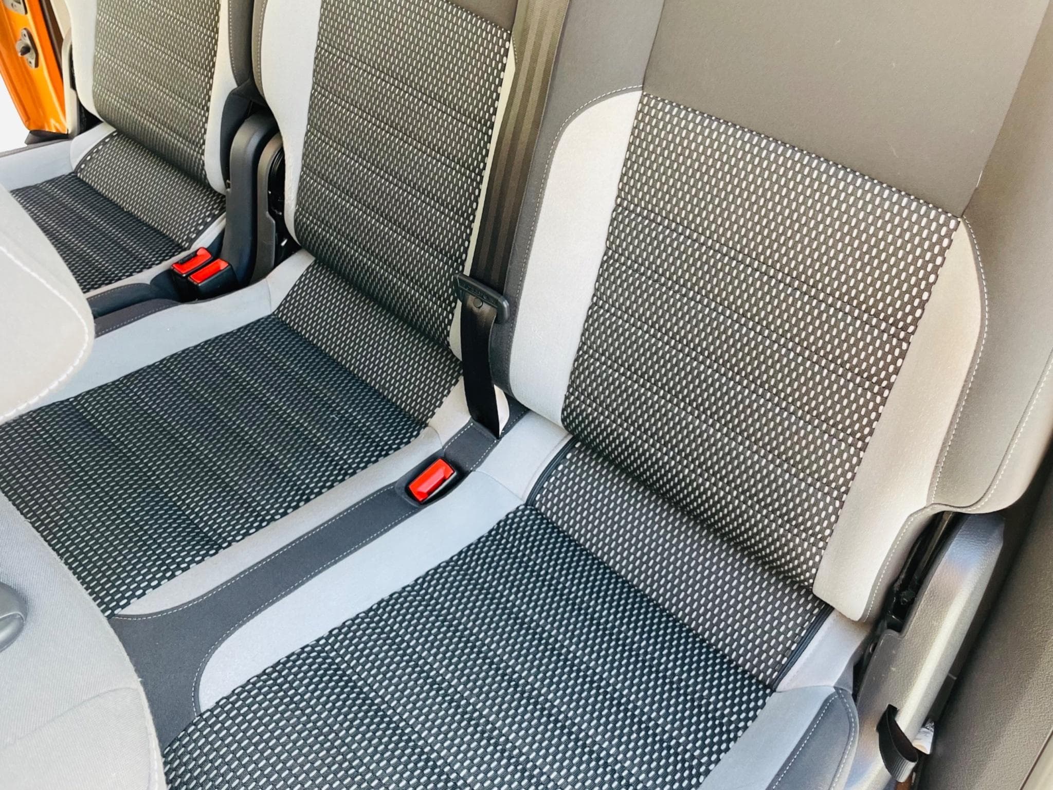 VW Caddy Cross DSG 7 seats (2013) - Foto 6