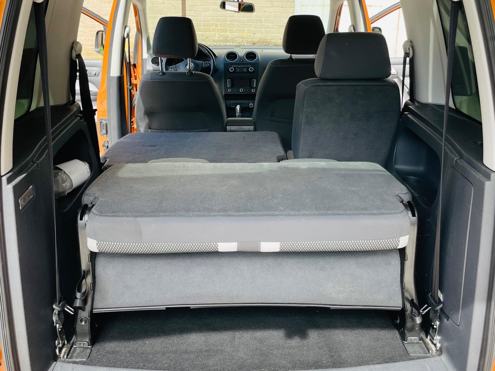 VW Caddy Cross DSG 7 seats (2013) - Foto 13