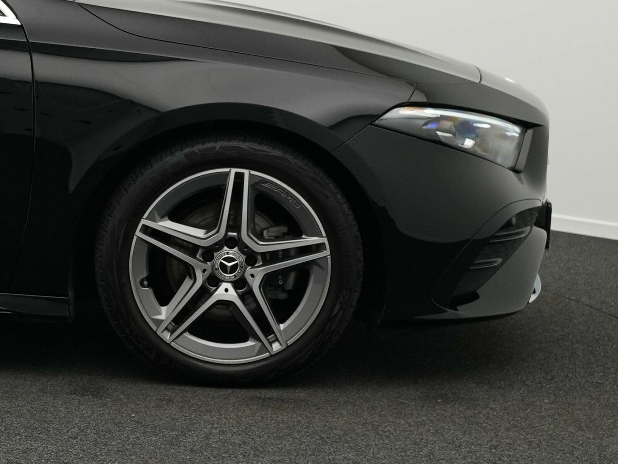 Mercedes A 200 d AMG-Line Multi+Kamera+Ambi (2024) - Photo 8