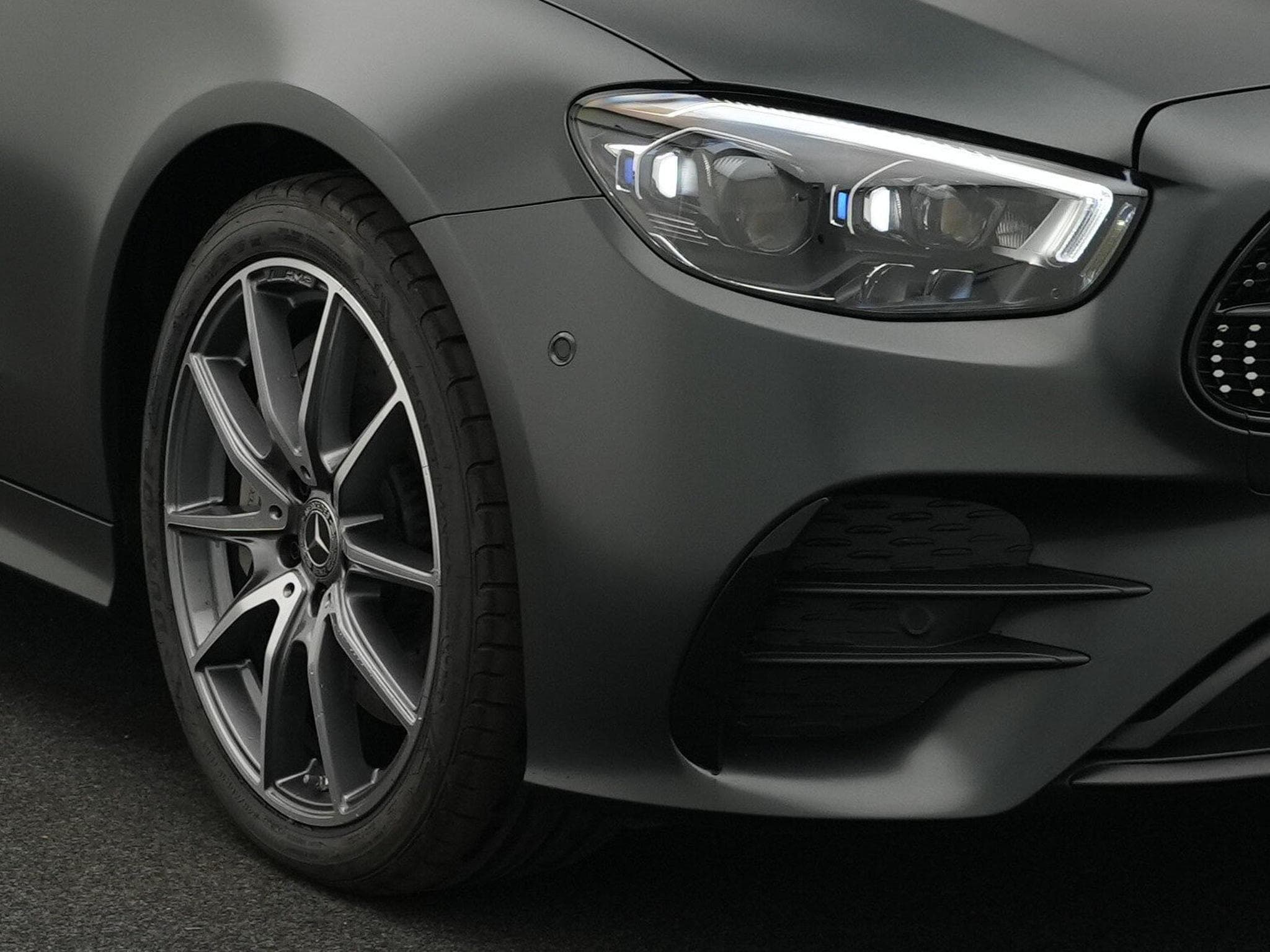 Mercedes E 450 4MATIC AMG-Line Cpe Pano+360°+Memo+Burm (2023) - Photo 9