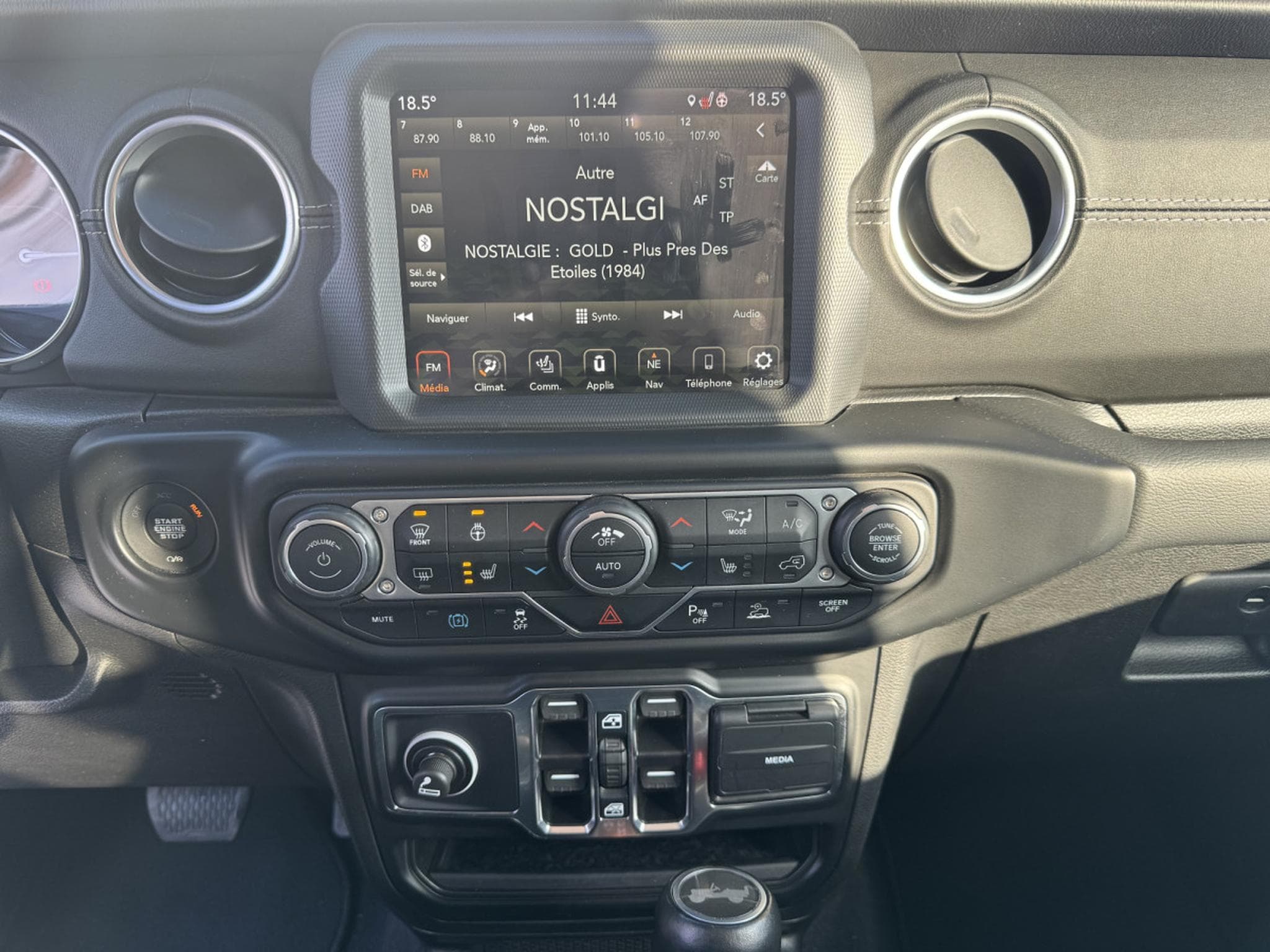 Jeep Wrangler 2.0 PHEV Unlimited Overland 4Xe (2022) - Photo 12