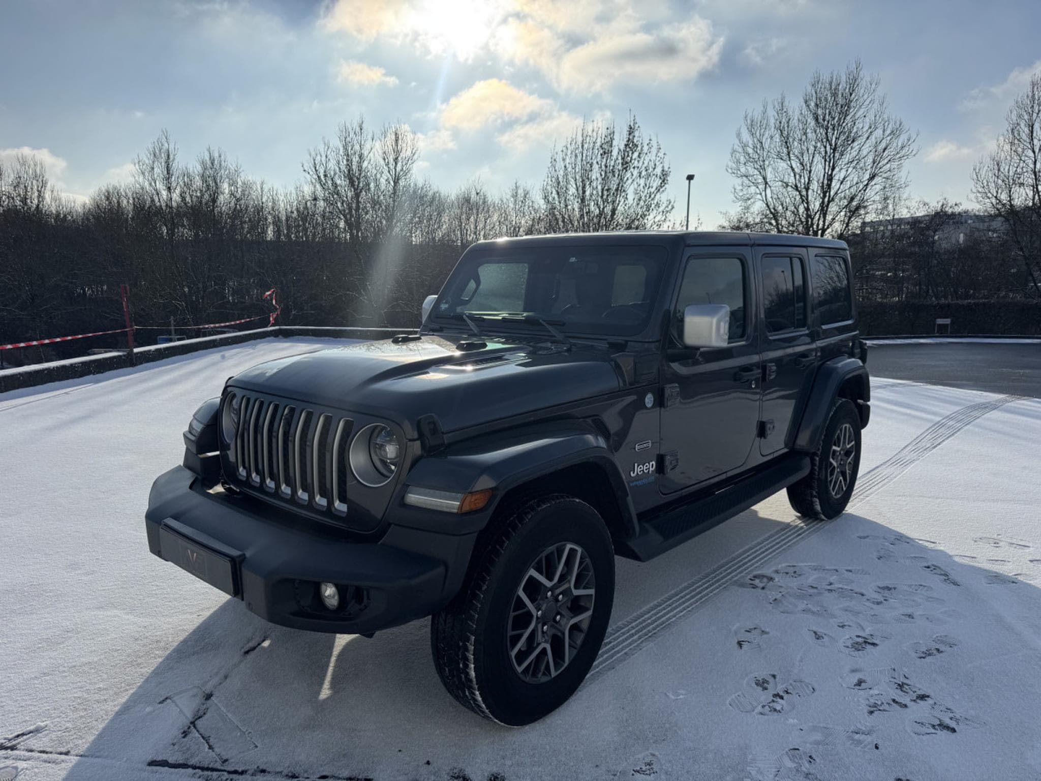 Jeep Wrangler 2.0 PHEV Unlimited Overland 4Xe (2022) - Photo 2