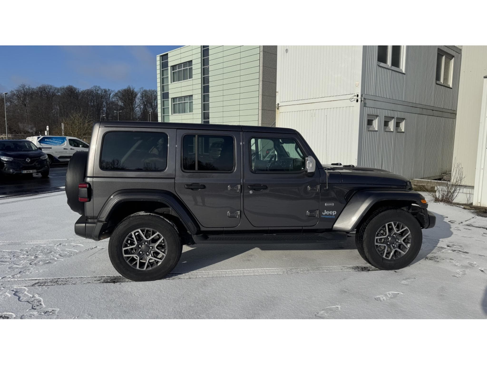 Jeep Wrangler 2.0 PHEV Unlimited Overland 4Xe (2022) - Photo 3