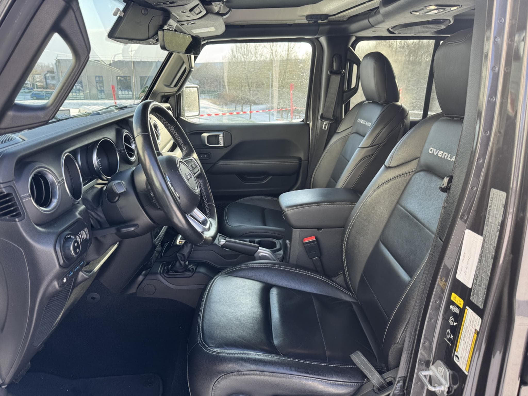 Jeep Wrangler 2.0 PHEV Unlimited Overland 4Xe (2022) - Photo 9