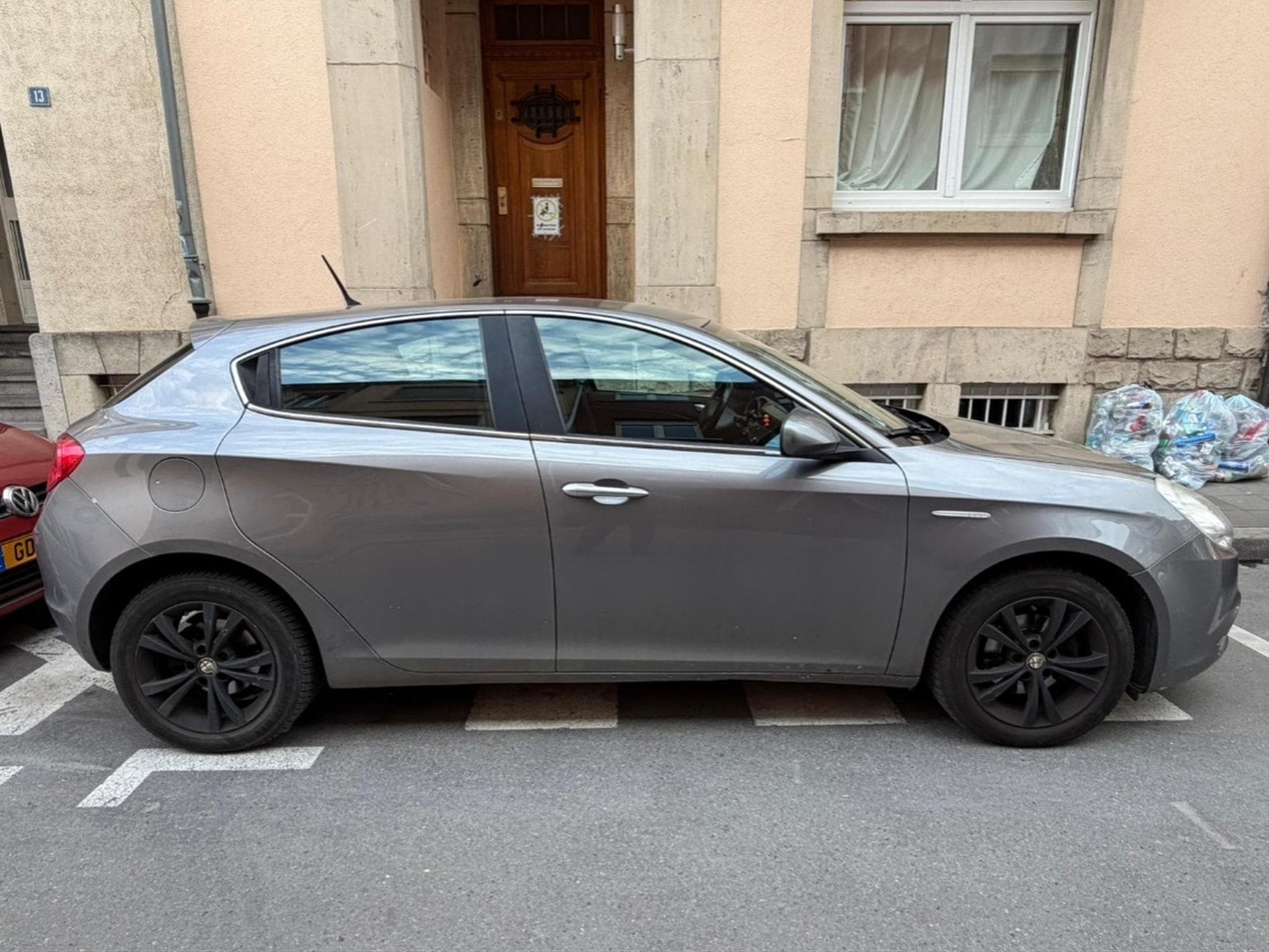 Alfa-Romeo Giulietta 1.6 jtd 105 (2011) - Photo 2