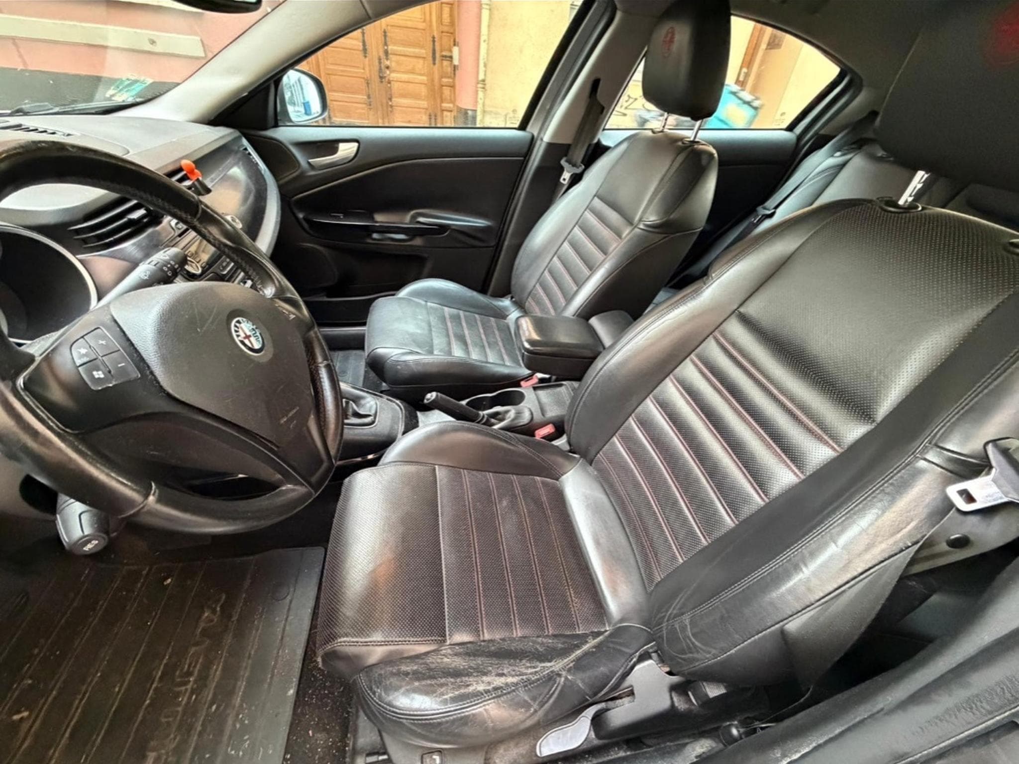 Alfa-Romeo Giulietta 1.6 jtd 105 (2011) - Photo 3