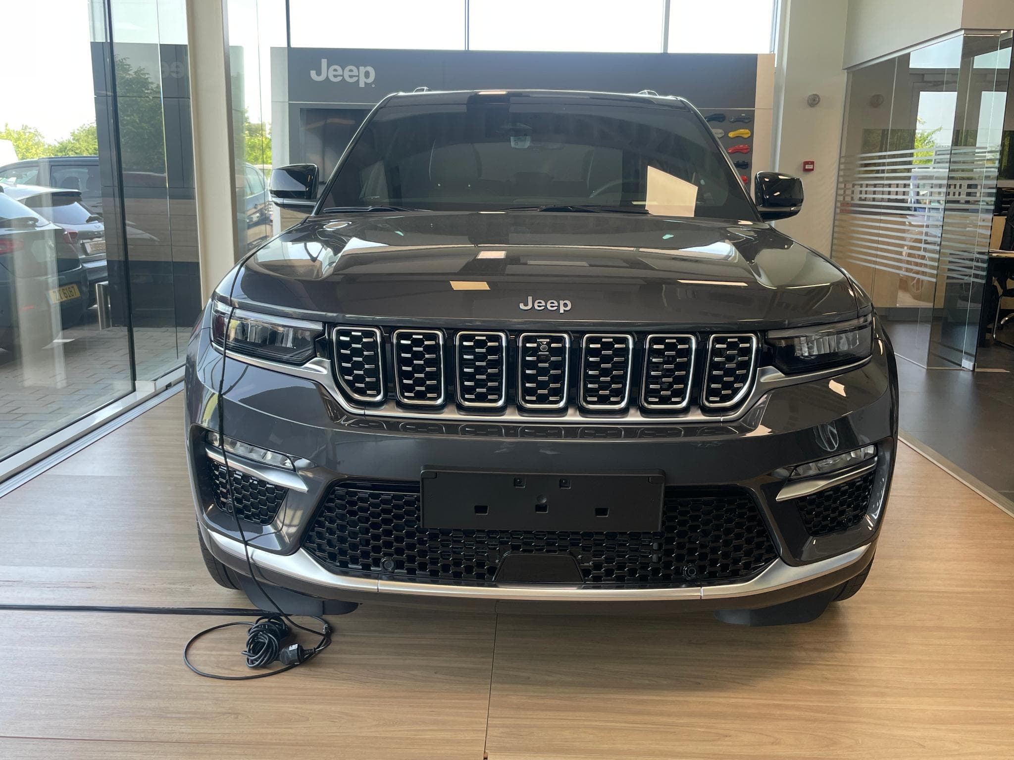 Jeep Grand Cherokee Summit (2025) - Photo 1