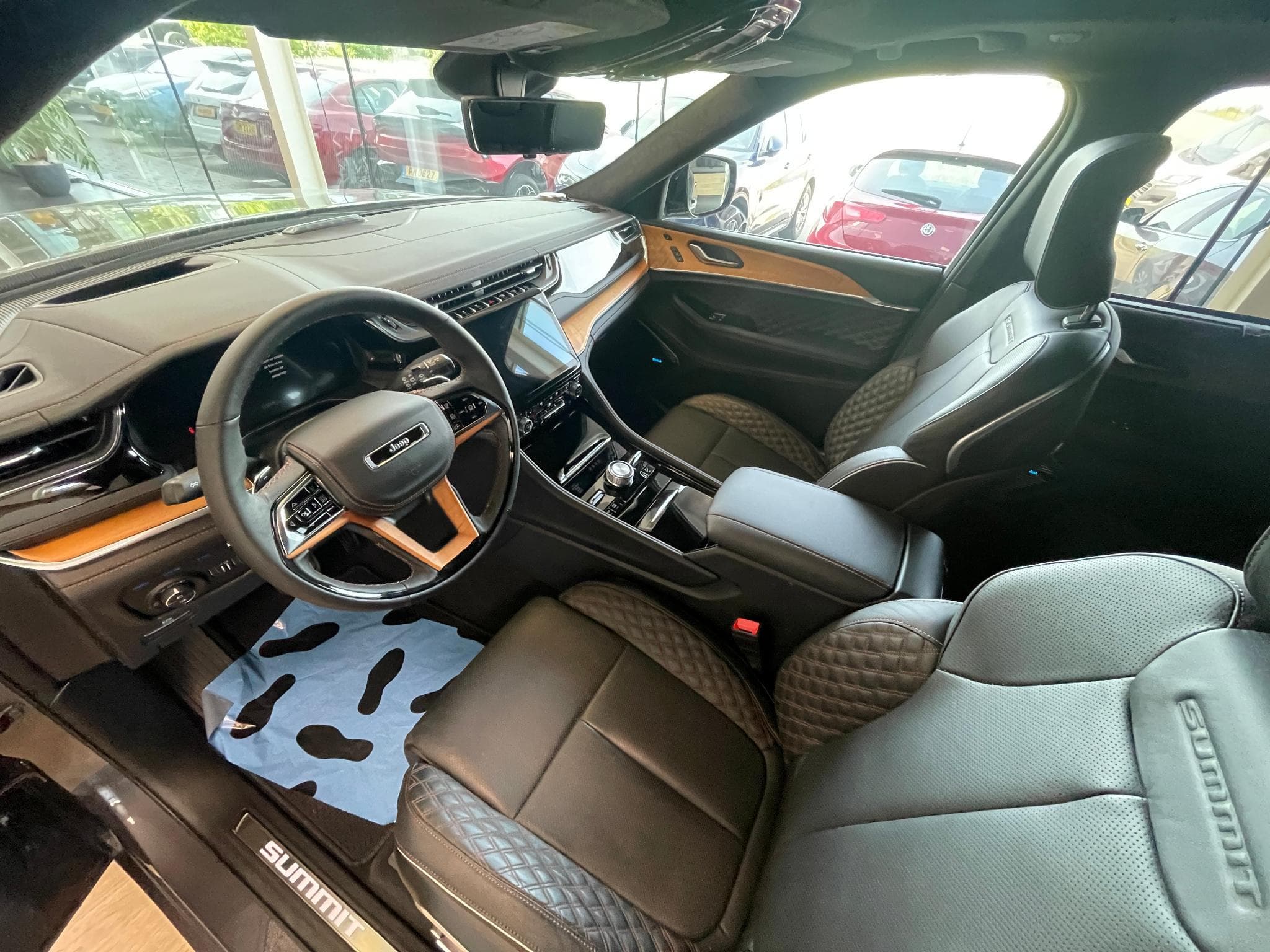 Jeep Grand Cherokee Summit (2025) - Photo 3