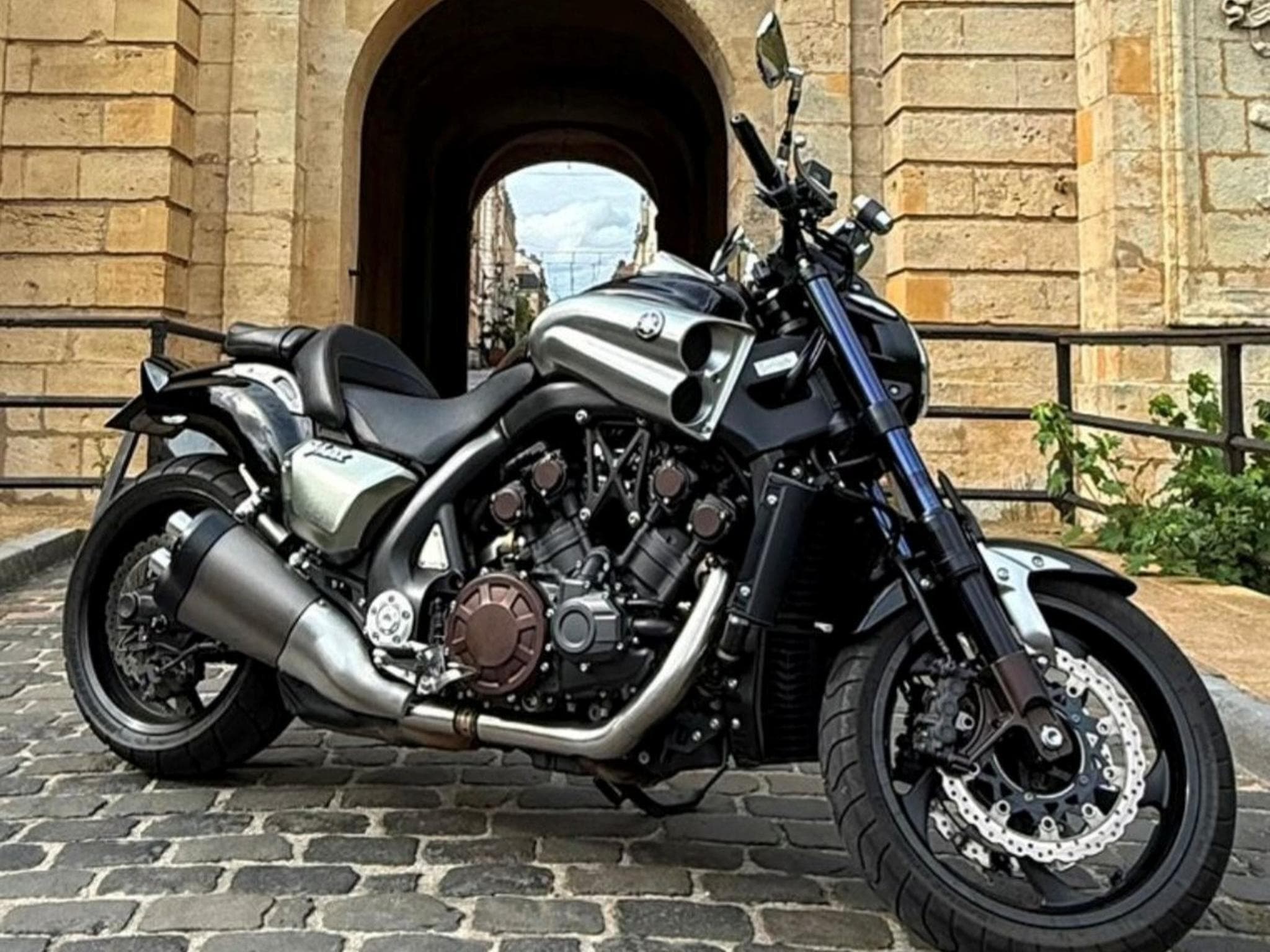 Yamaha V-Max 1700 FULL POWER (2009) - Photo 2