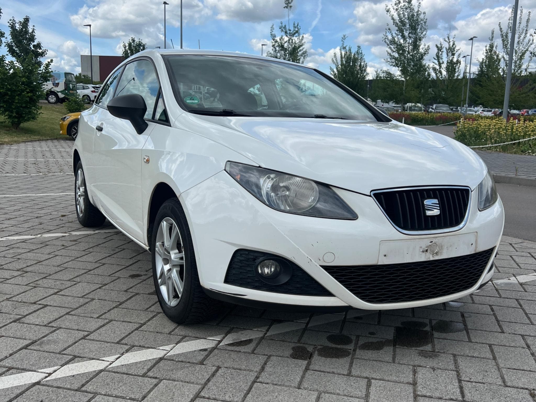 Seat Ibiza (2011) - Photo 1