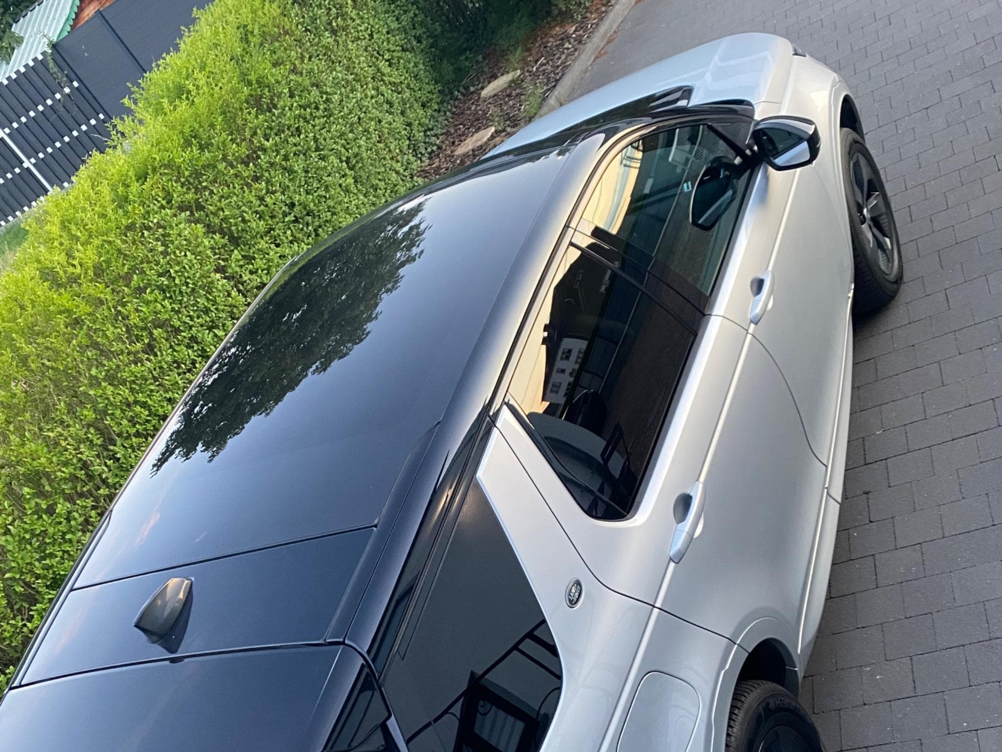 Land-Rover Discovery Sport R-Dynamic 2L TDI (2020) - Photo 2