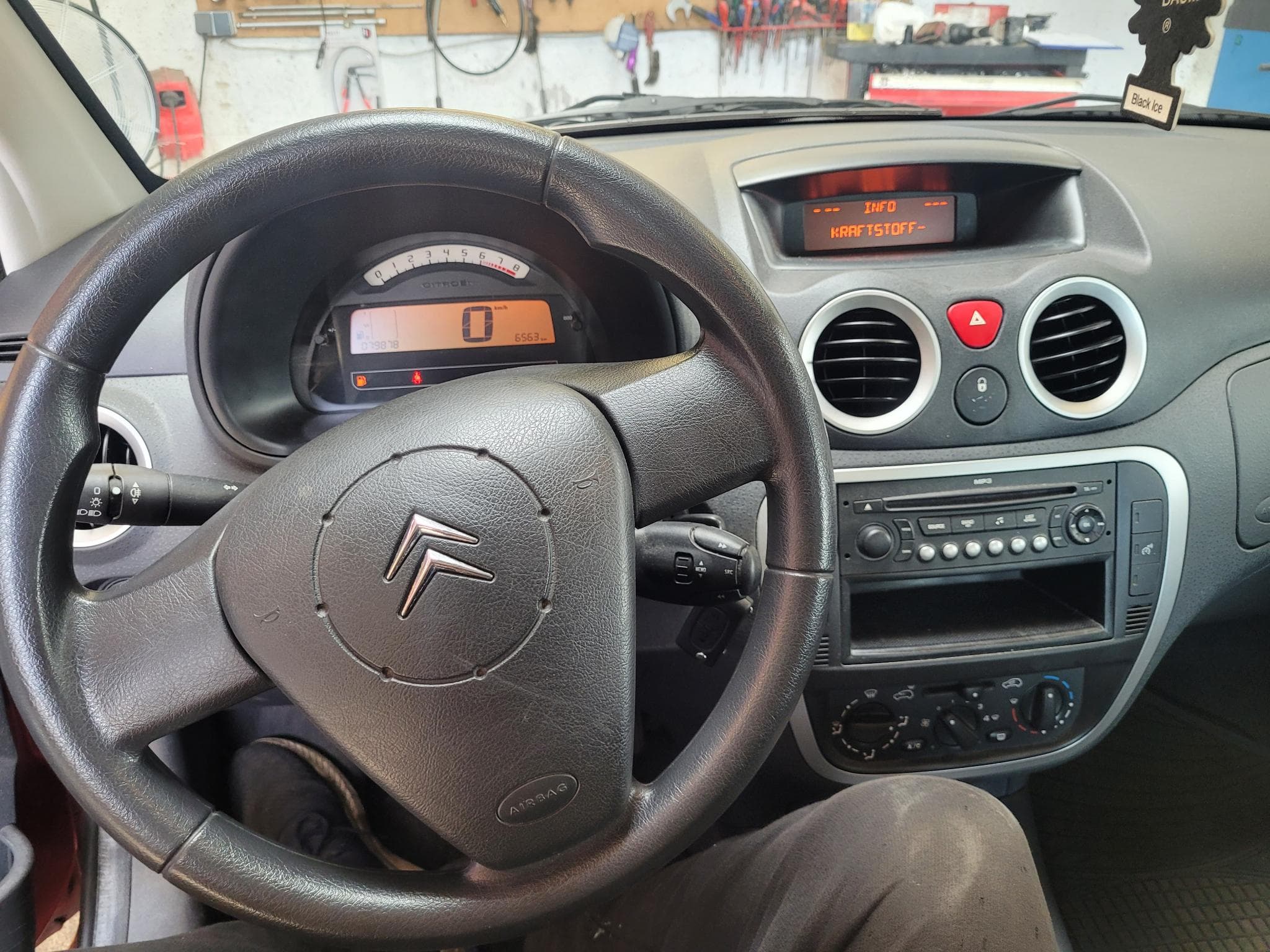 Citroën C2 essence (2009) - Photo 4