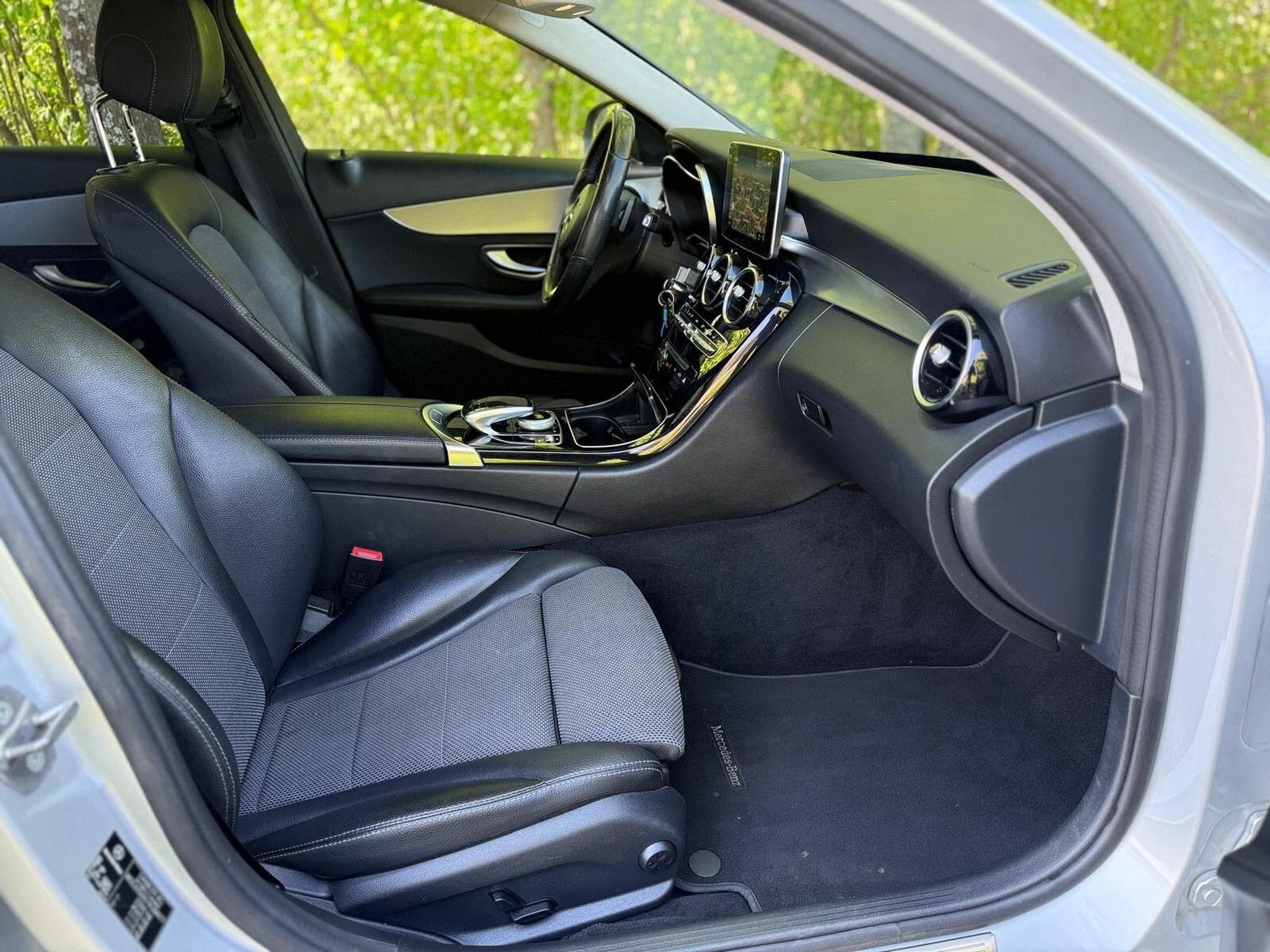 Mercedes C 220 Mercedes C220d 4MATIC 9G-Tronic – 125 kW (177 ch) – 2017 (2017) - Photo 7
