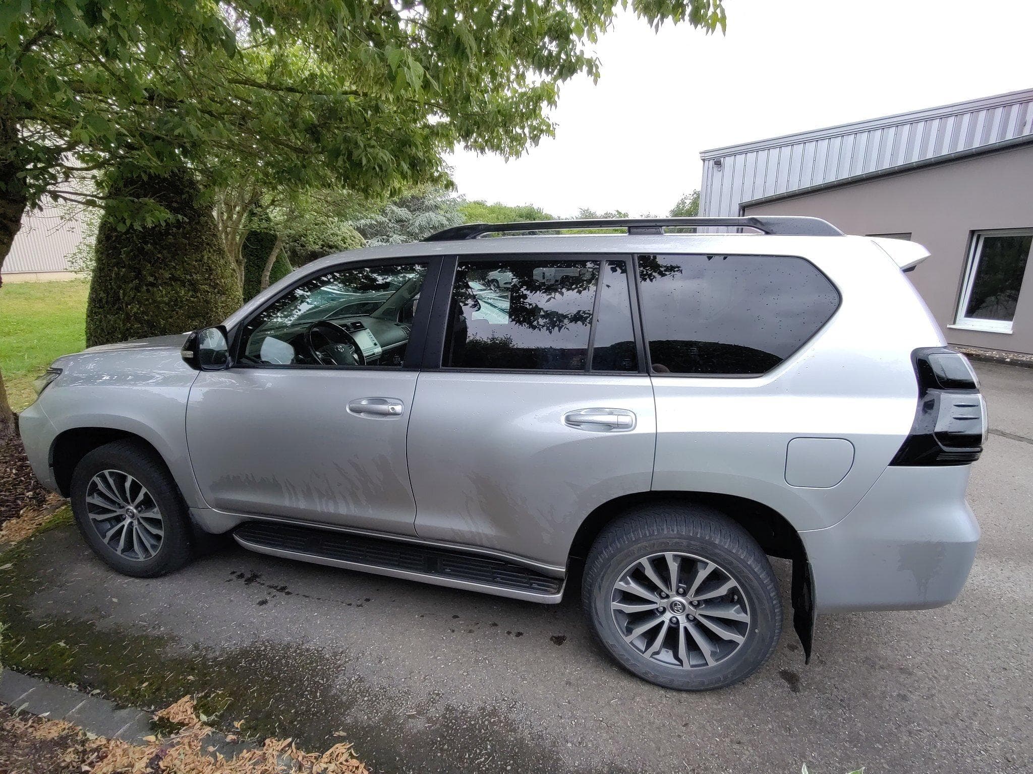 Toyota Land Cruiser Black Premium (2022) - Photo 4