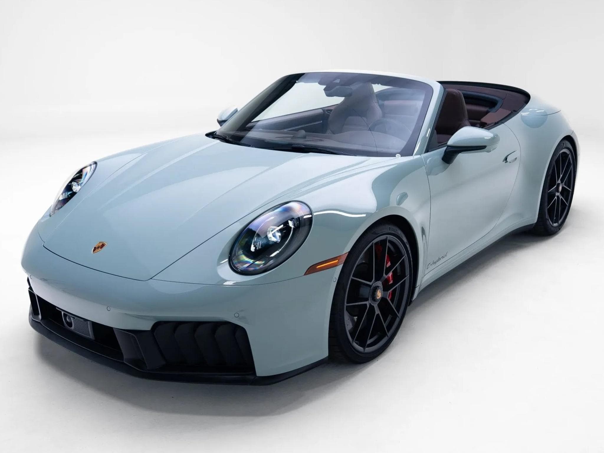 Porsche 911 Carrera 4 GTS (2025) - Photo 1