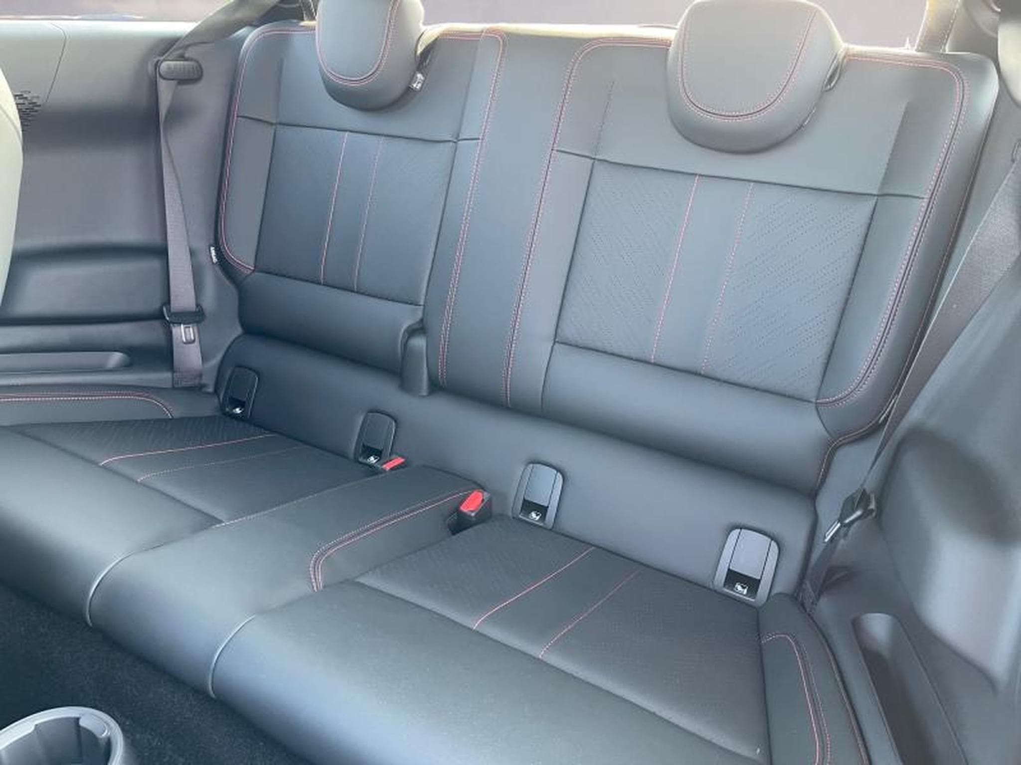 MINI Cooper Cooper John Cooper Works E (2025) - Photo 12