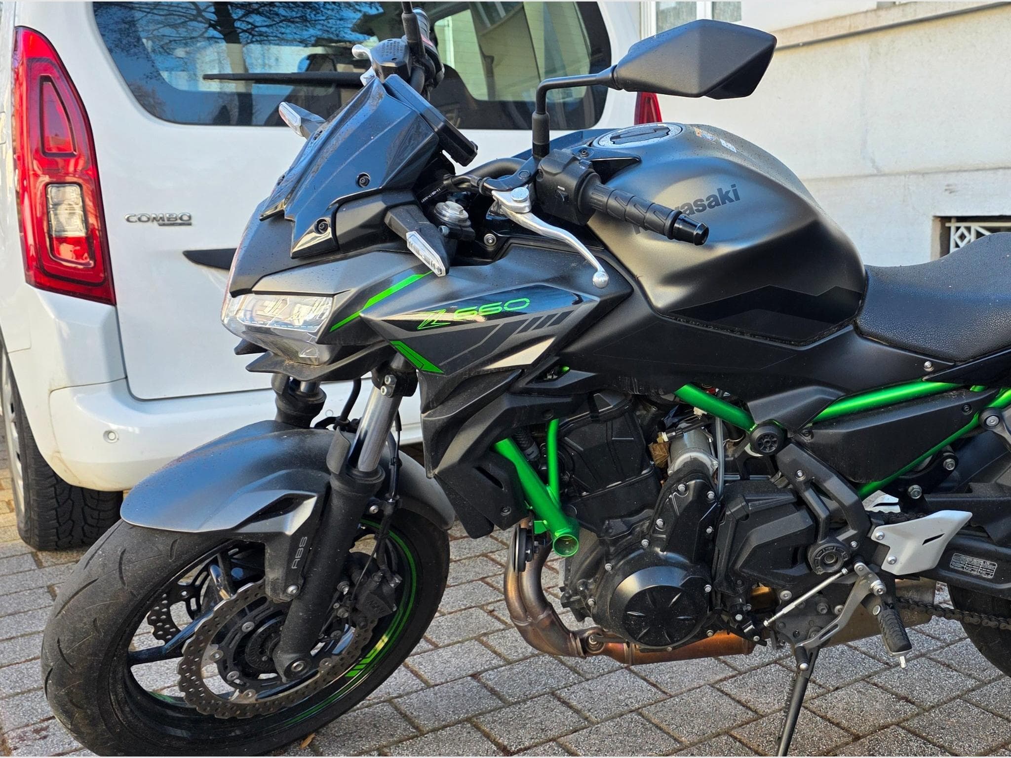 Kawasaki Z 650 (2023) - Photo 2
