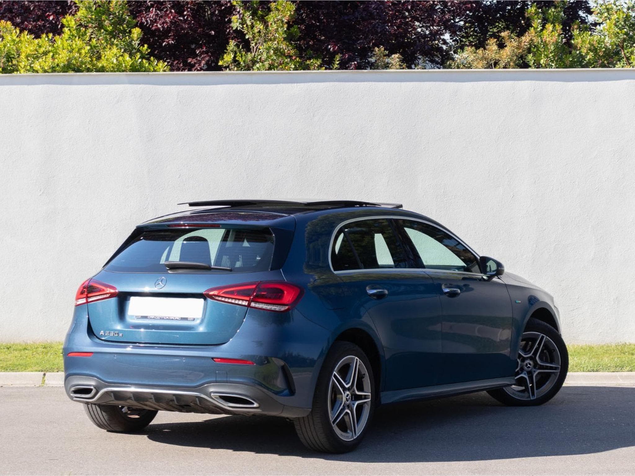 Mercedes A 250 e AMG Line 8G-DCT (2020) - Photo 2