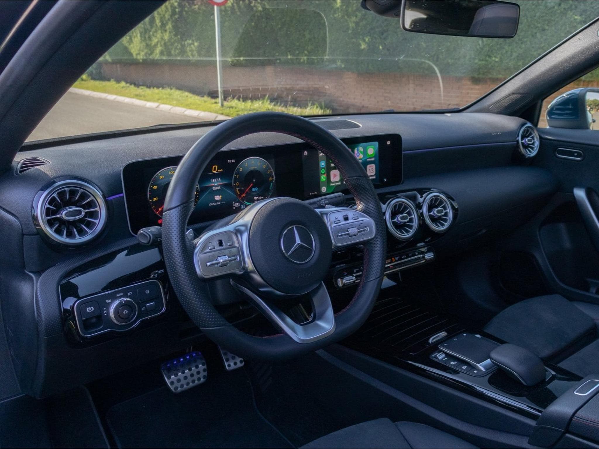 Mercedes A 250 e AMG Line 8G-DCT (2020) - Photo 3