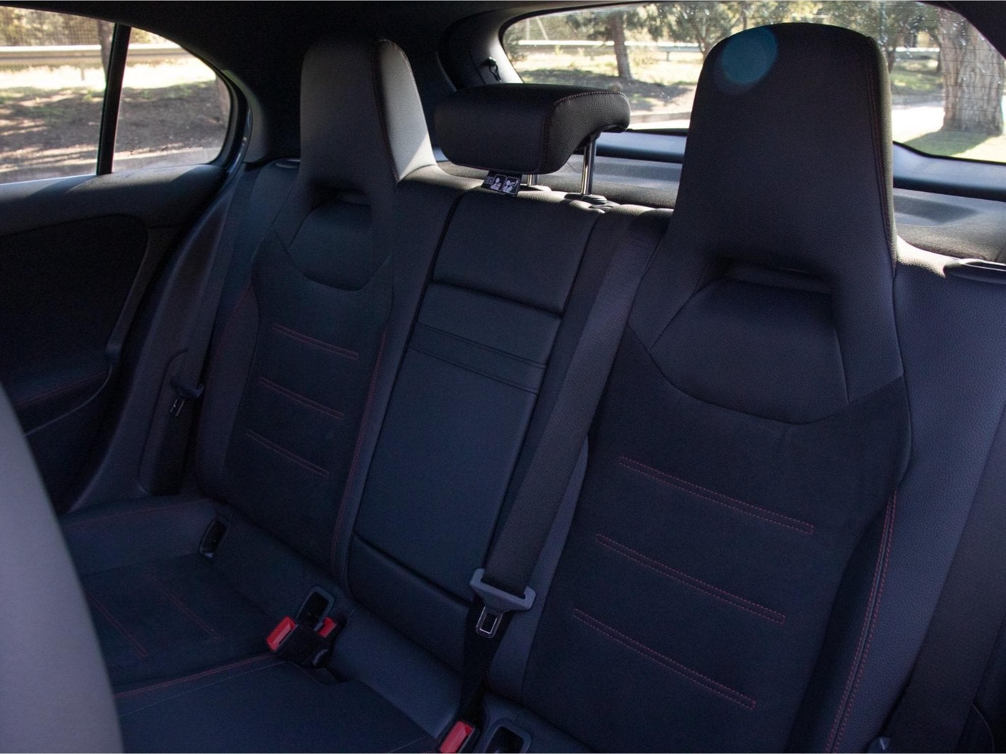 Mercedes A 250 e AMG Line 8G-DCT (2020) - Photo 6