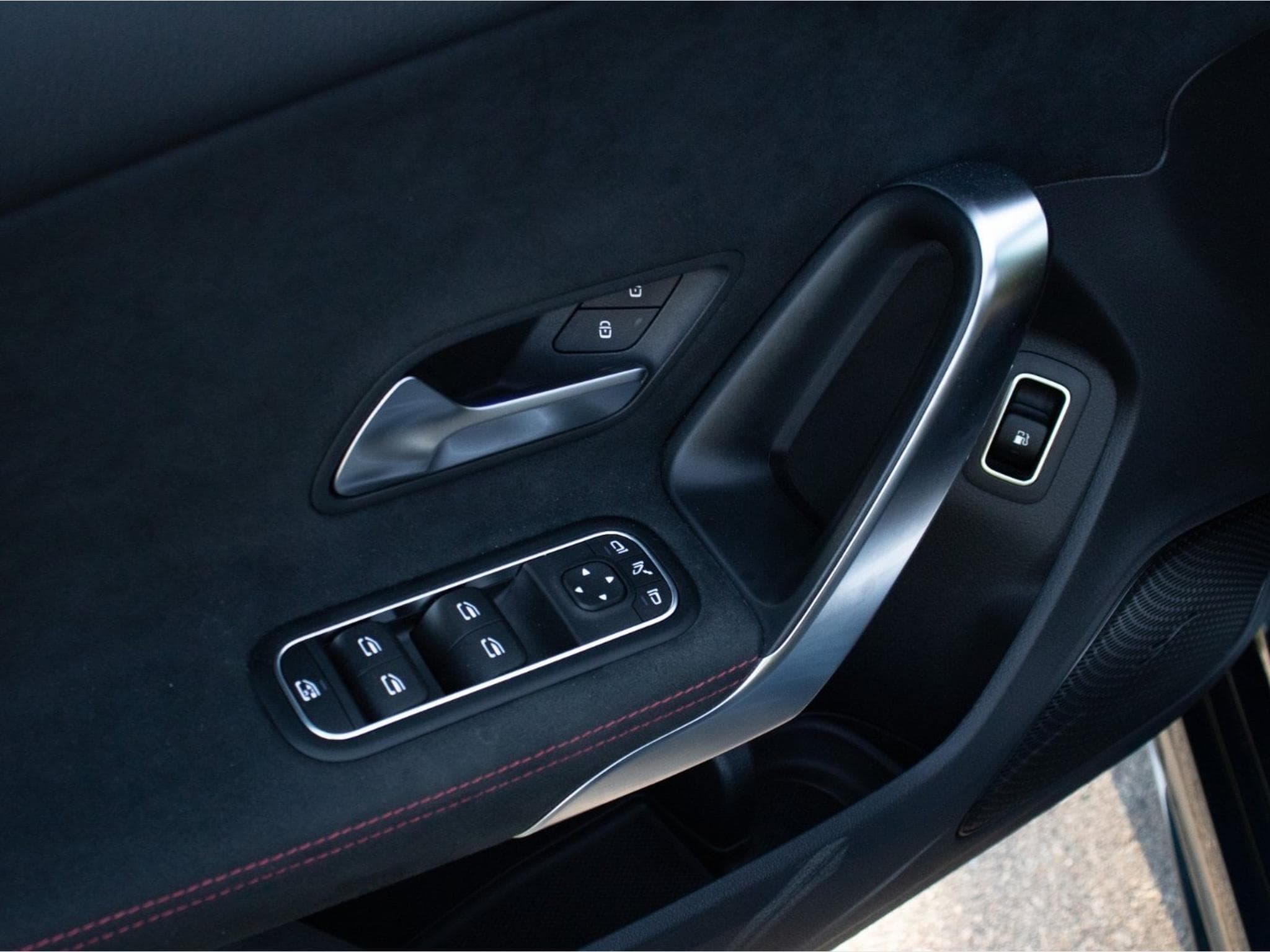 Mercedes A 250 e AMG Line 8G-DCT (2020) - Photo 11