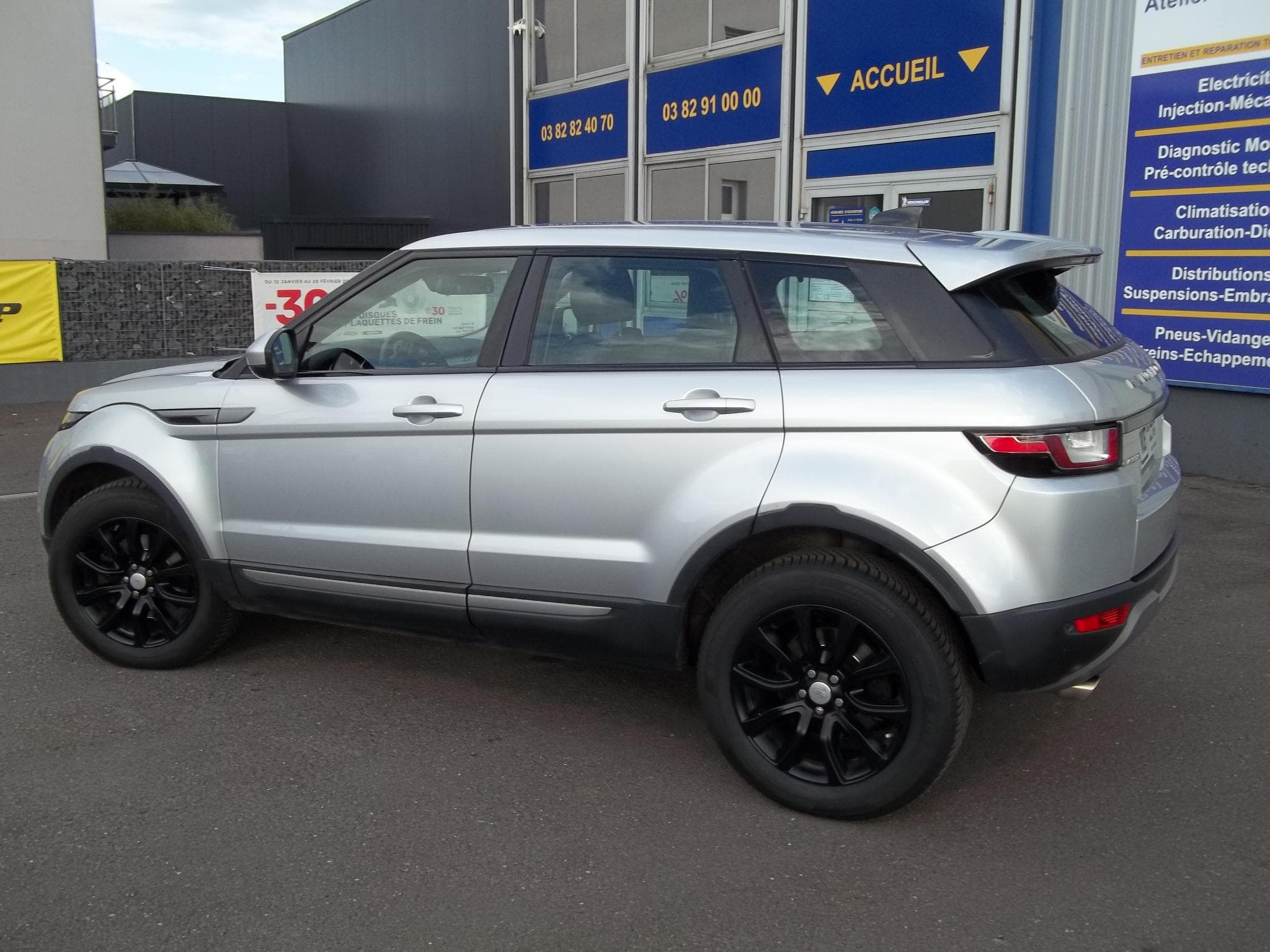 Land-Rover Range Rover Evoque 2.0 TD 150 SE 4x4 (2019) - Photo 3