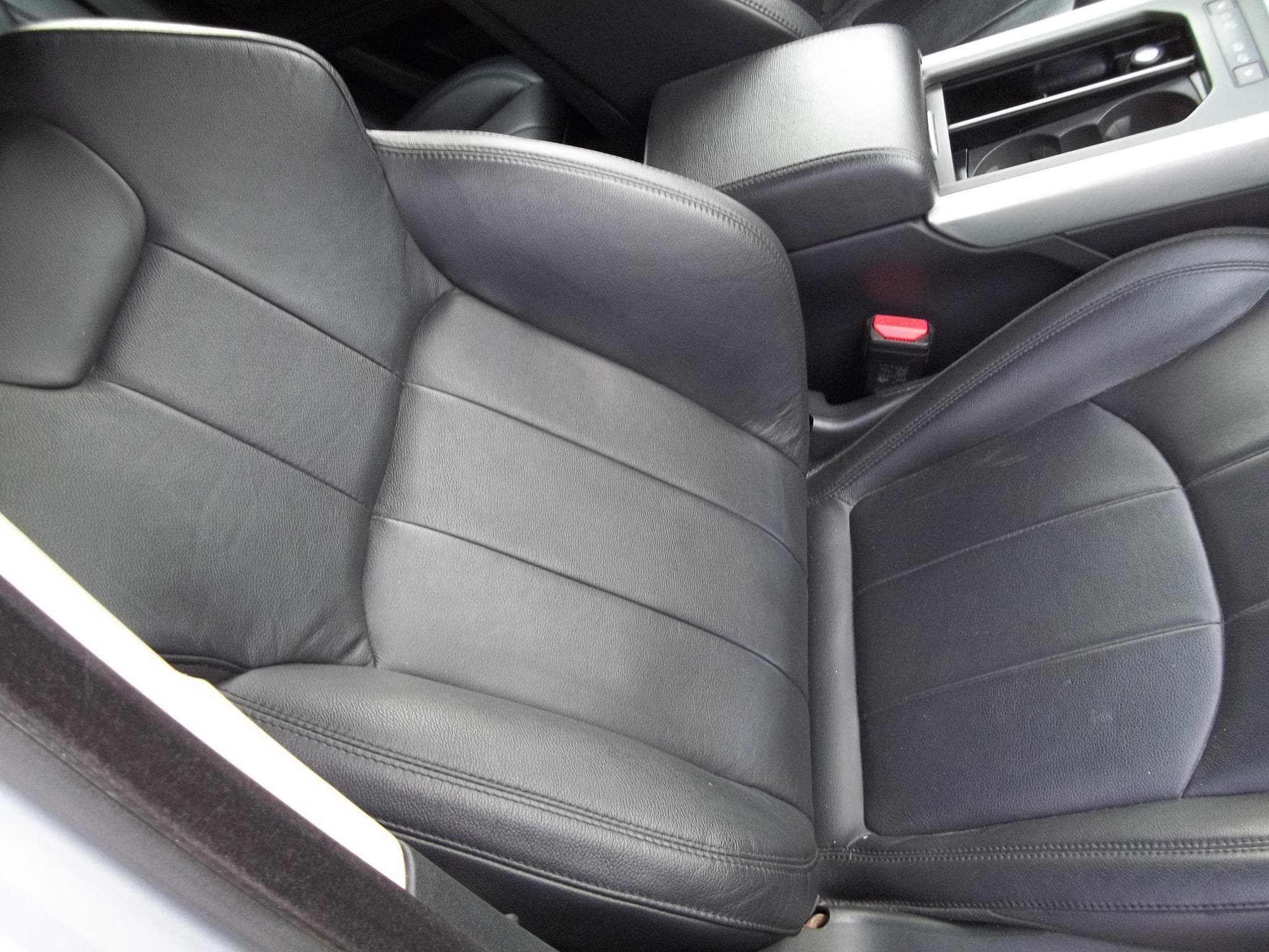 Land-Rover Range Rover Evoque 2.0 TD 150 SE 4x4 (2019) - Photo 7