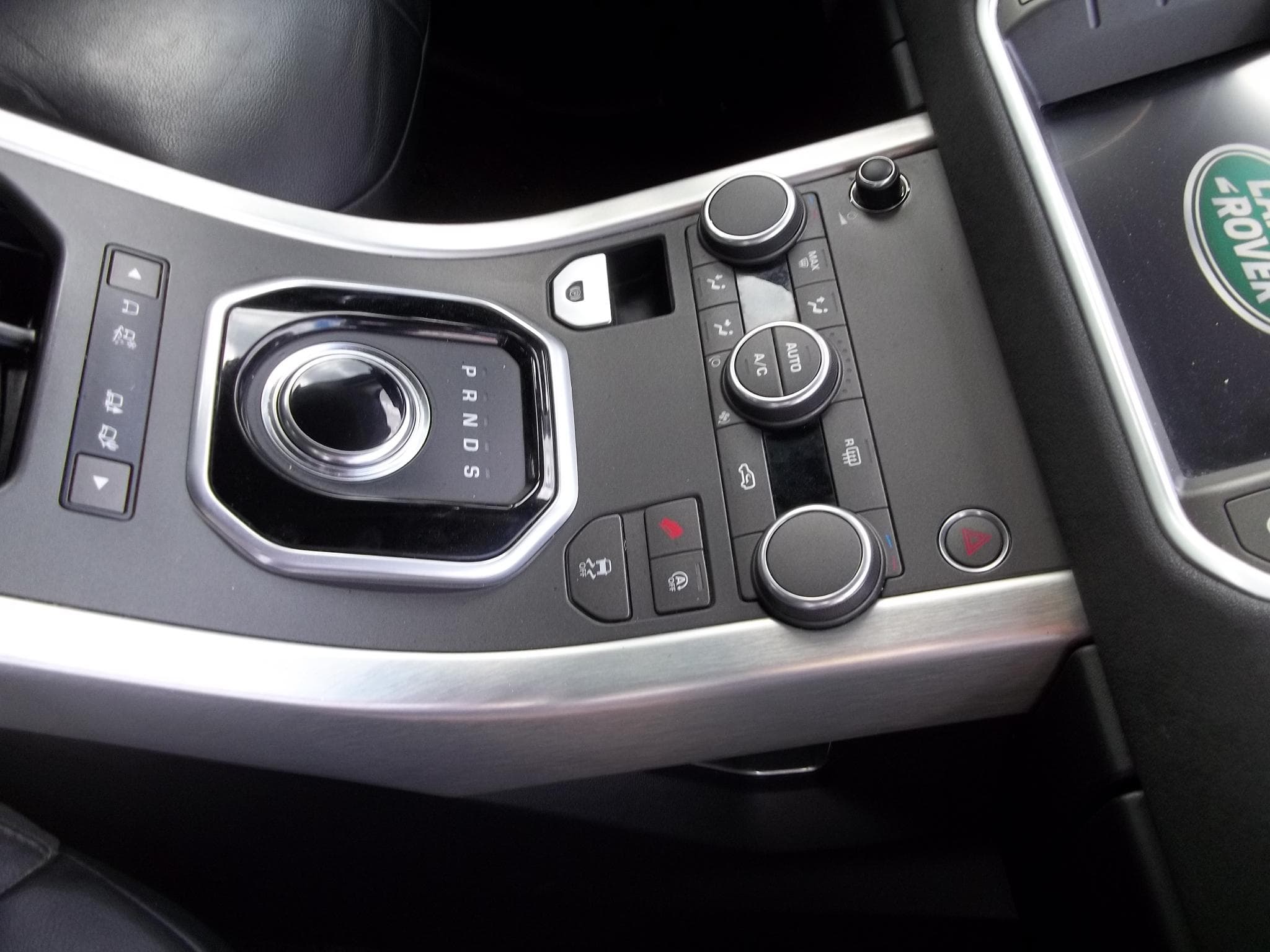 Land-Rover Range Rover Evoque 2.0 TD 150 SE 4x4 (2019) - Photo 8