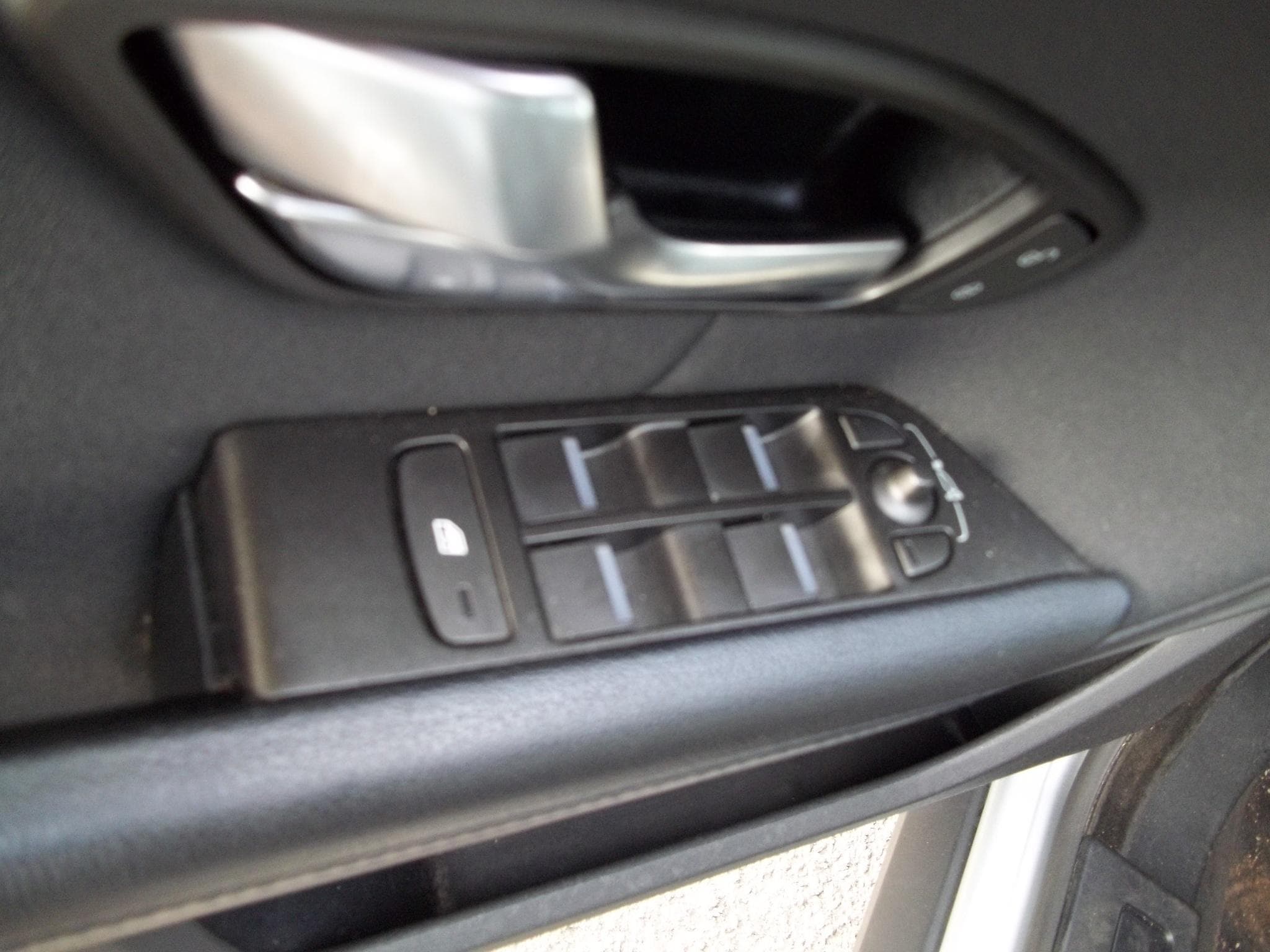 Land-Rover Range Rover Evoque 2.0 TD 150 SE 4x4 (2019) - Photo 14