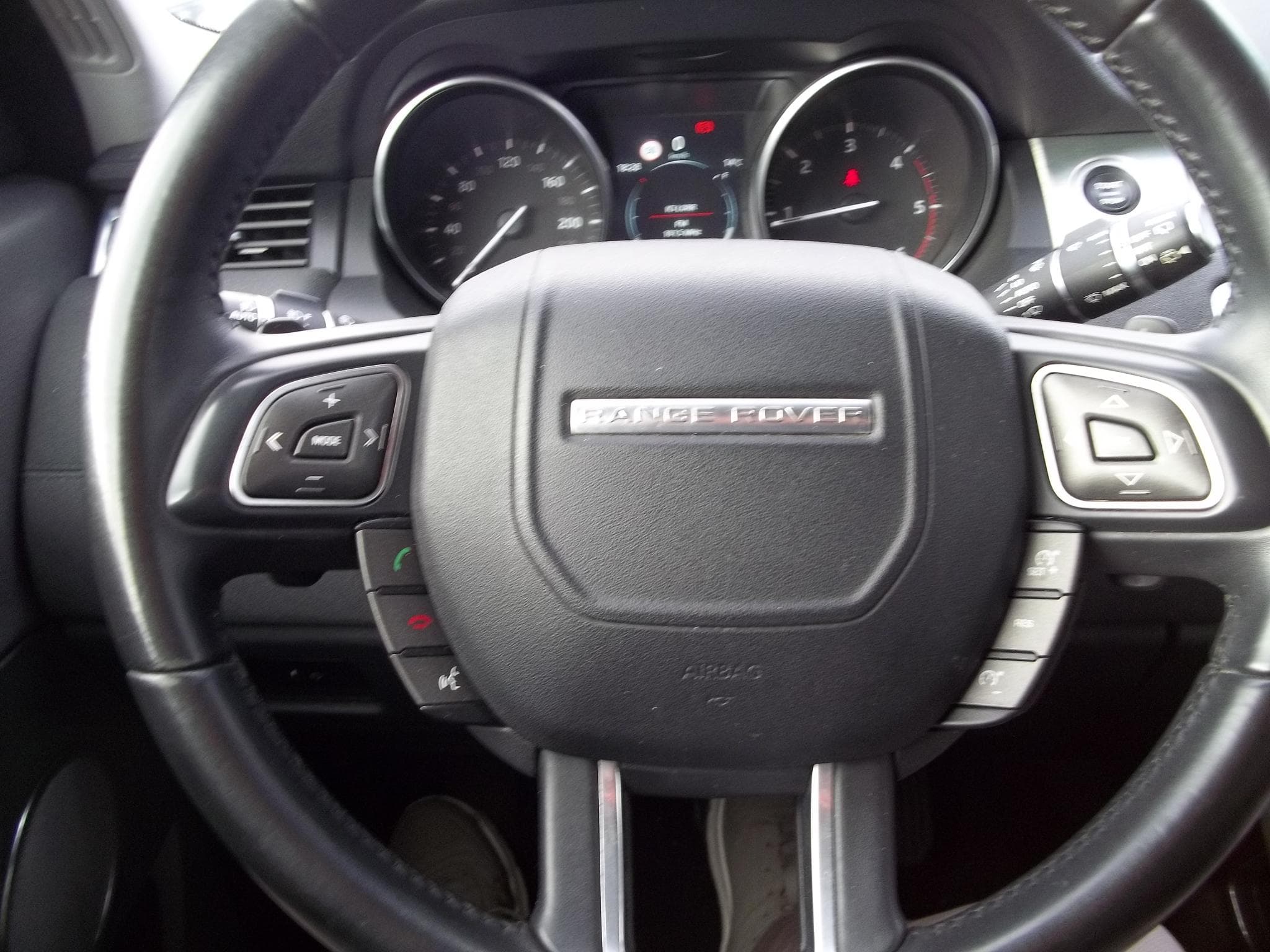 Land-Rover Range Rover Evoque 2.0 TD 150 SE 4x4 (2019) - Photo 17