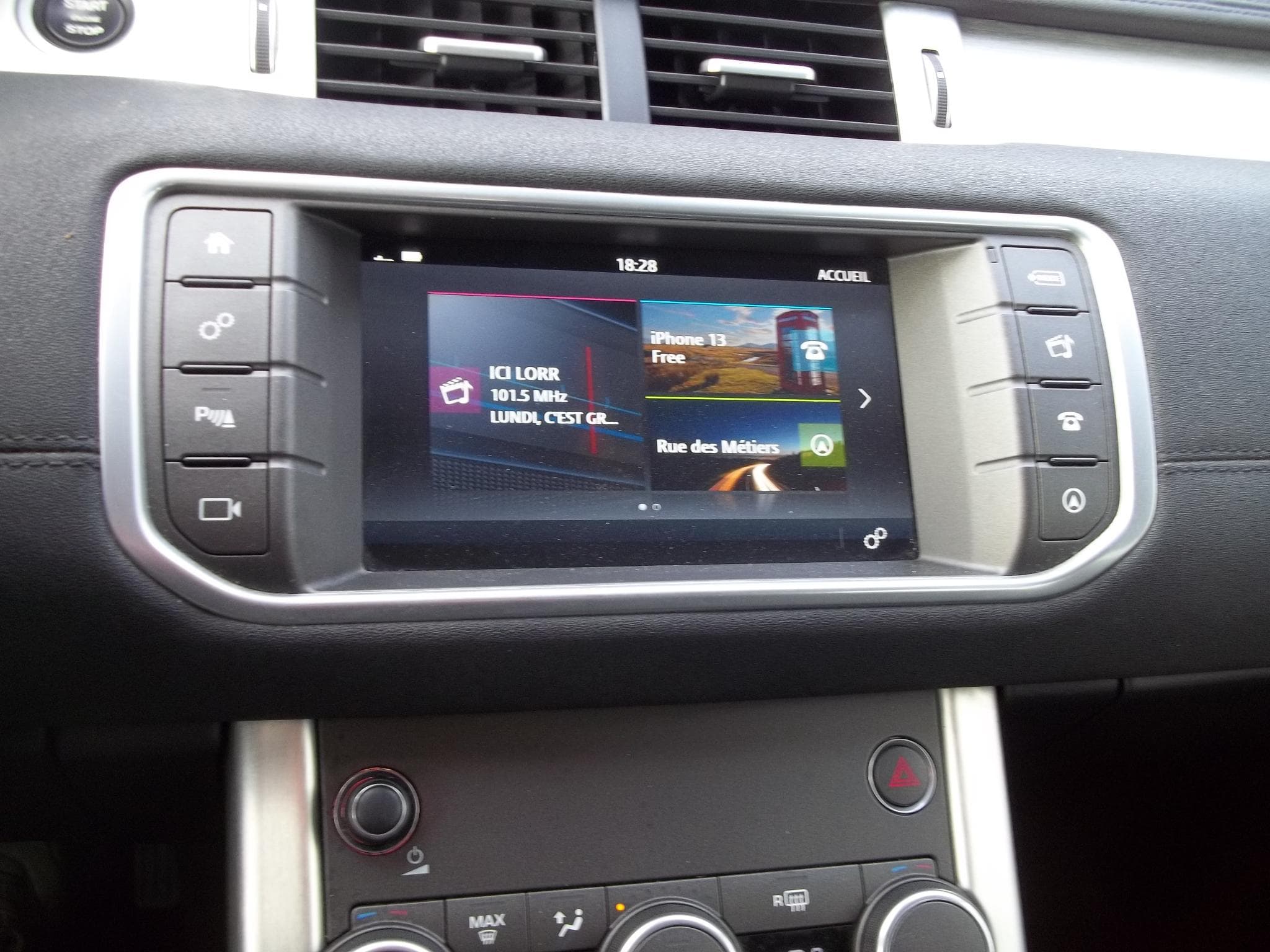 Land-Rover Range Rover Evoque 2.0 TD 150 SE 4x4 (2019) - Photo 18