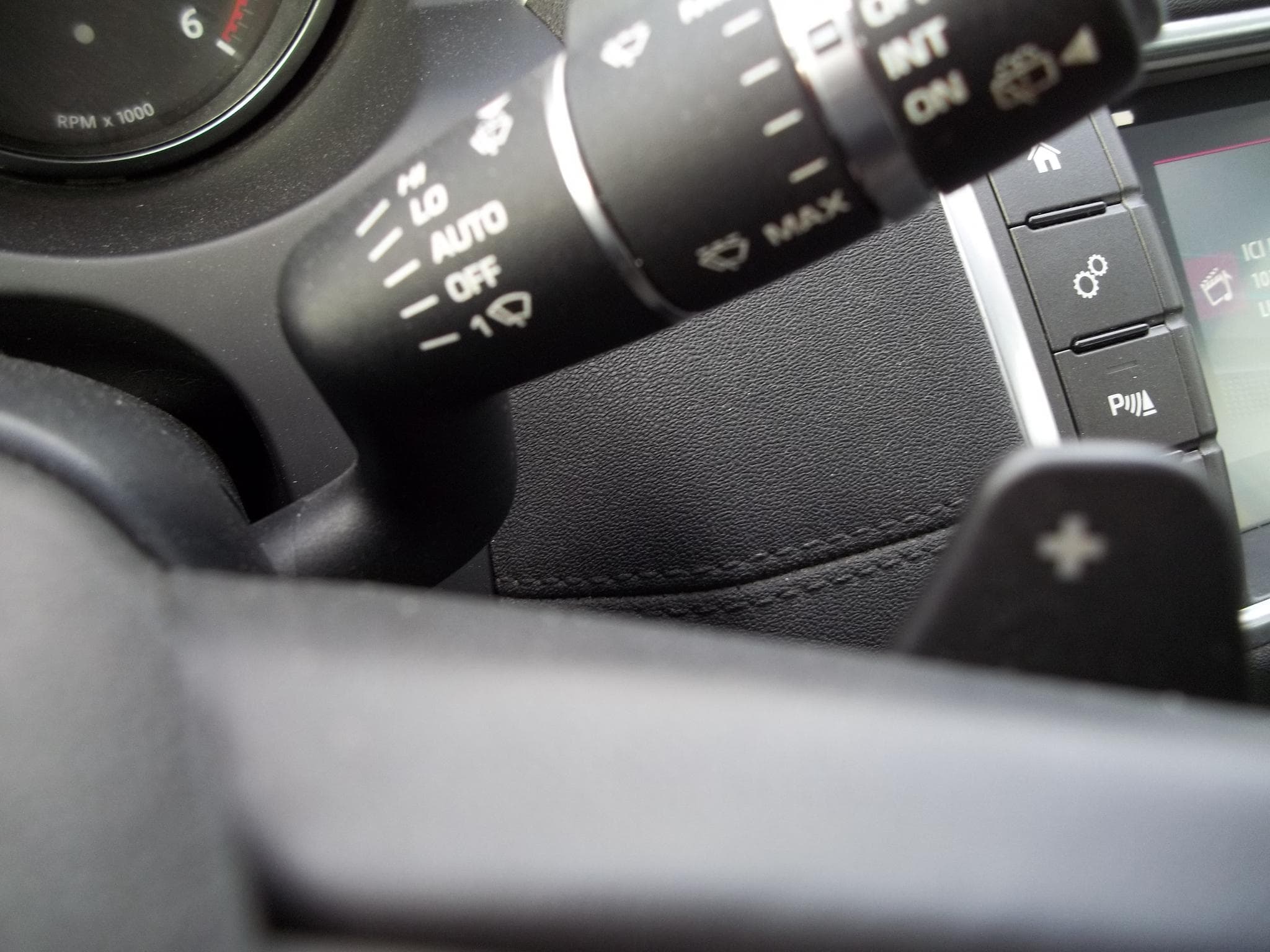 Land-Rover Range Rover Evoque 2.0 TD 150 SE 4x4 (2019) - Photo 21