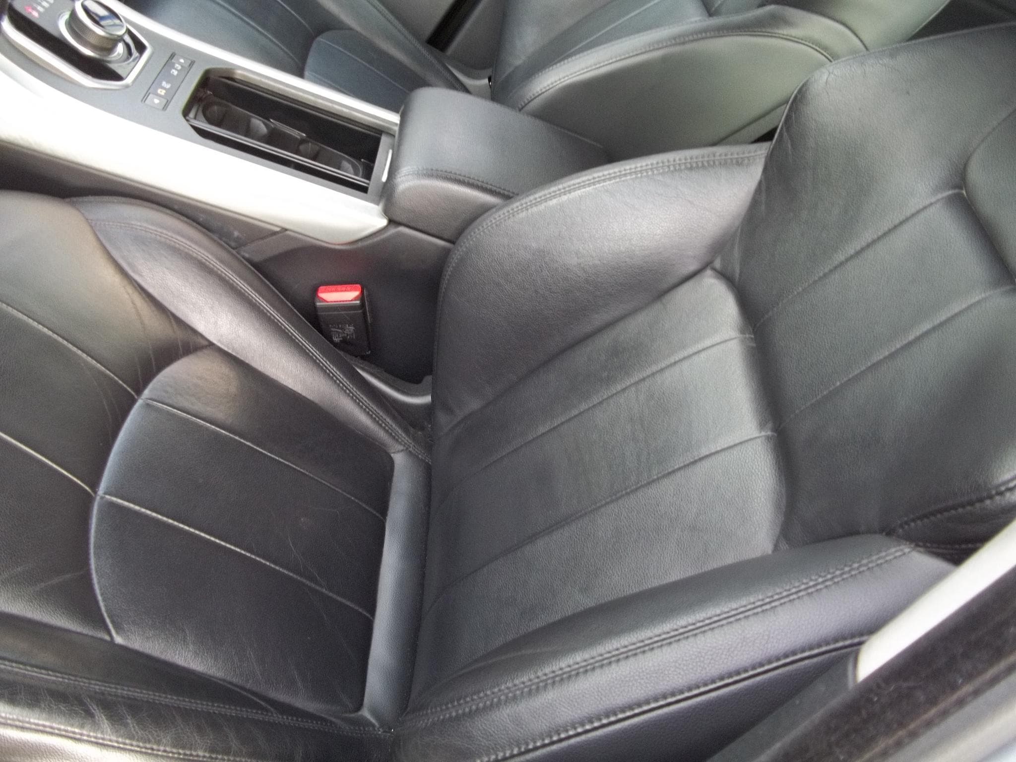 Land-Rover Range Rover Evoque 2.0 TD 150 SE 4x4 (2019) - Photo 23