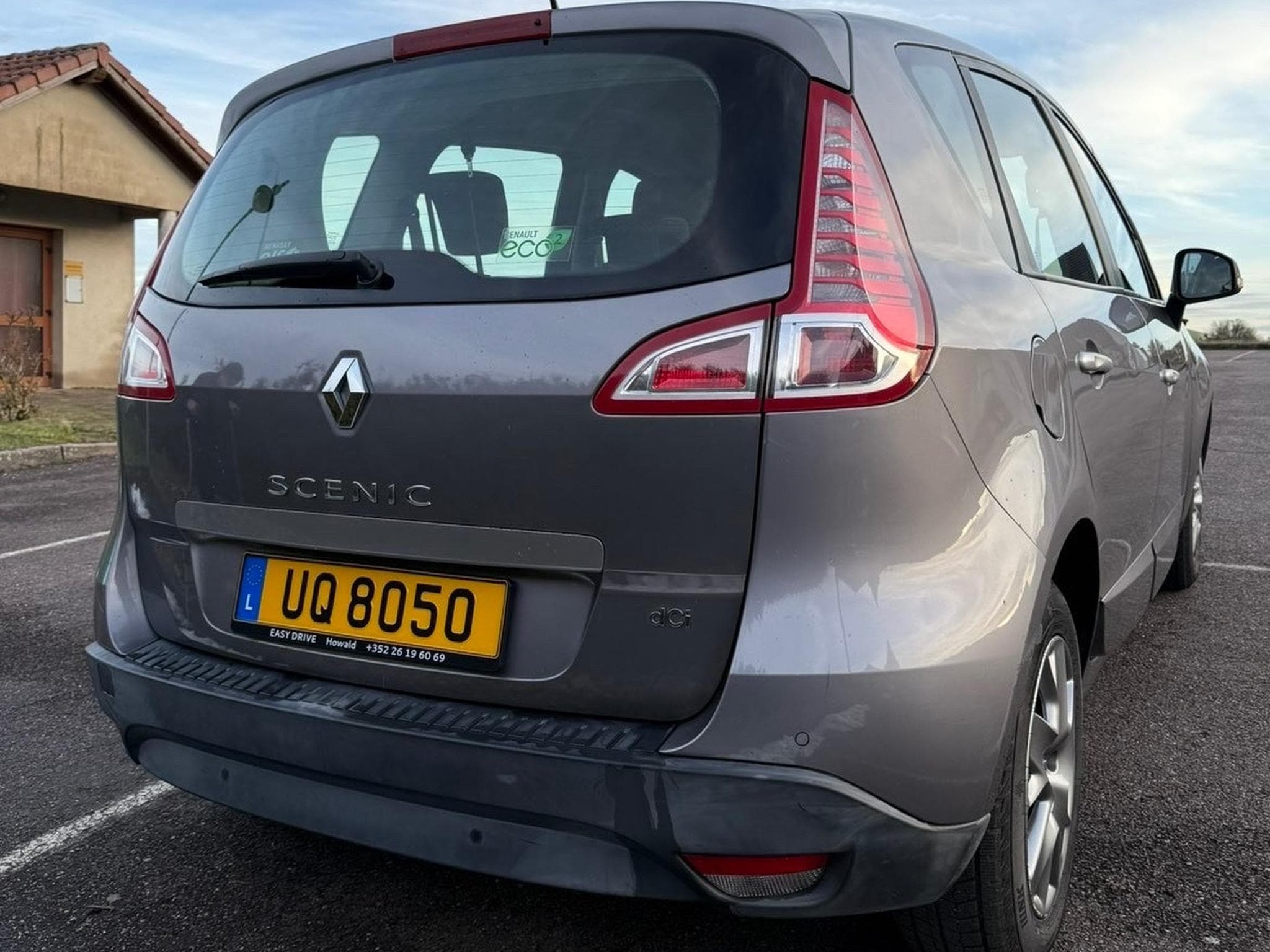 Renault Scenic (2011) - Photo 2