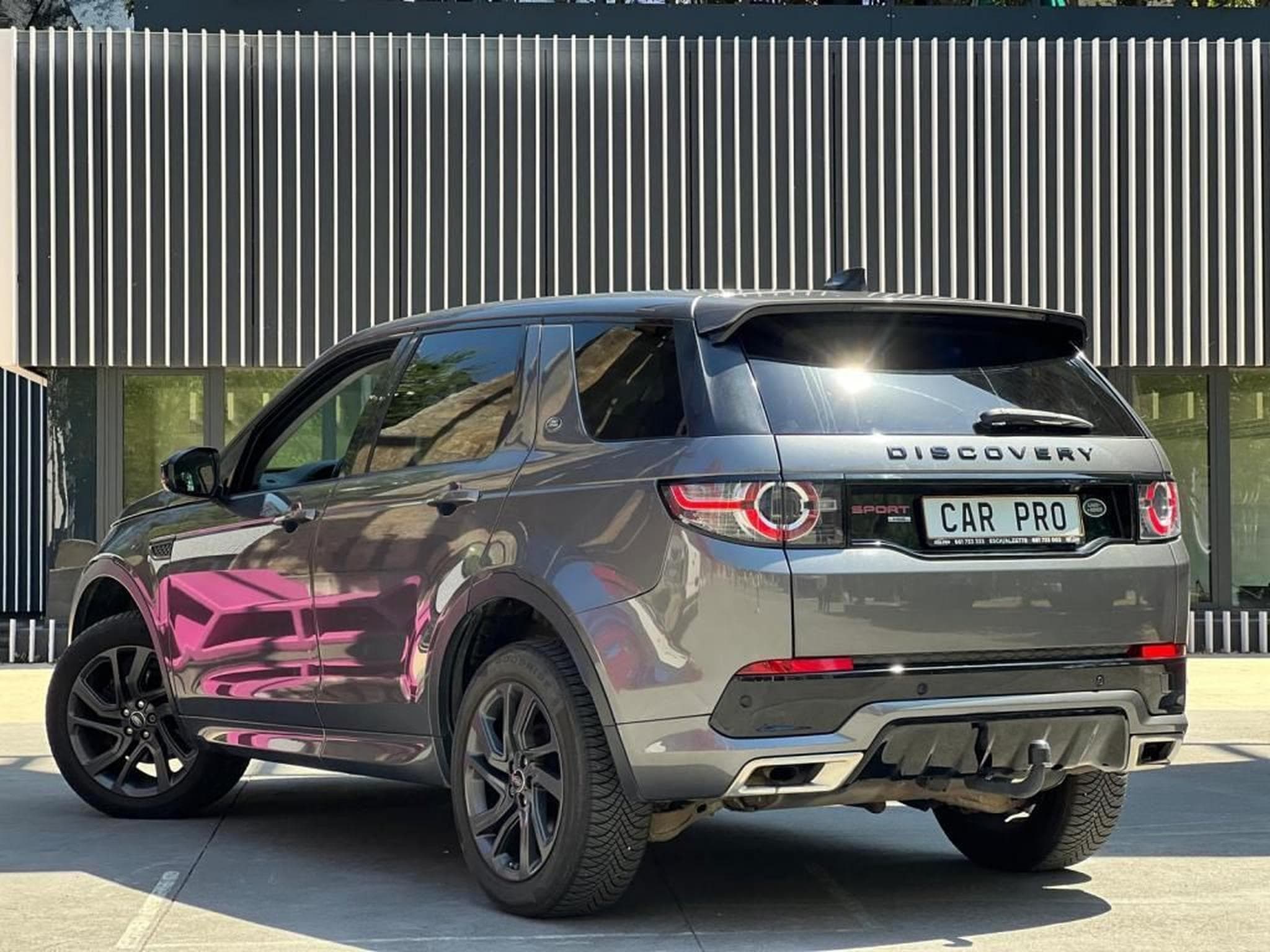 Land-Rover Discovery Sport 4X4 / 7 PLACES / AUTOMATIQUE / DIESEL / ATTACHE REMORQUE / (2017) - Photo 4
