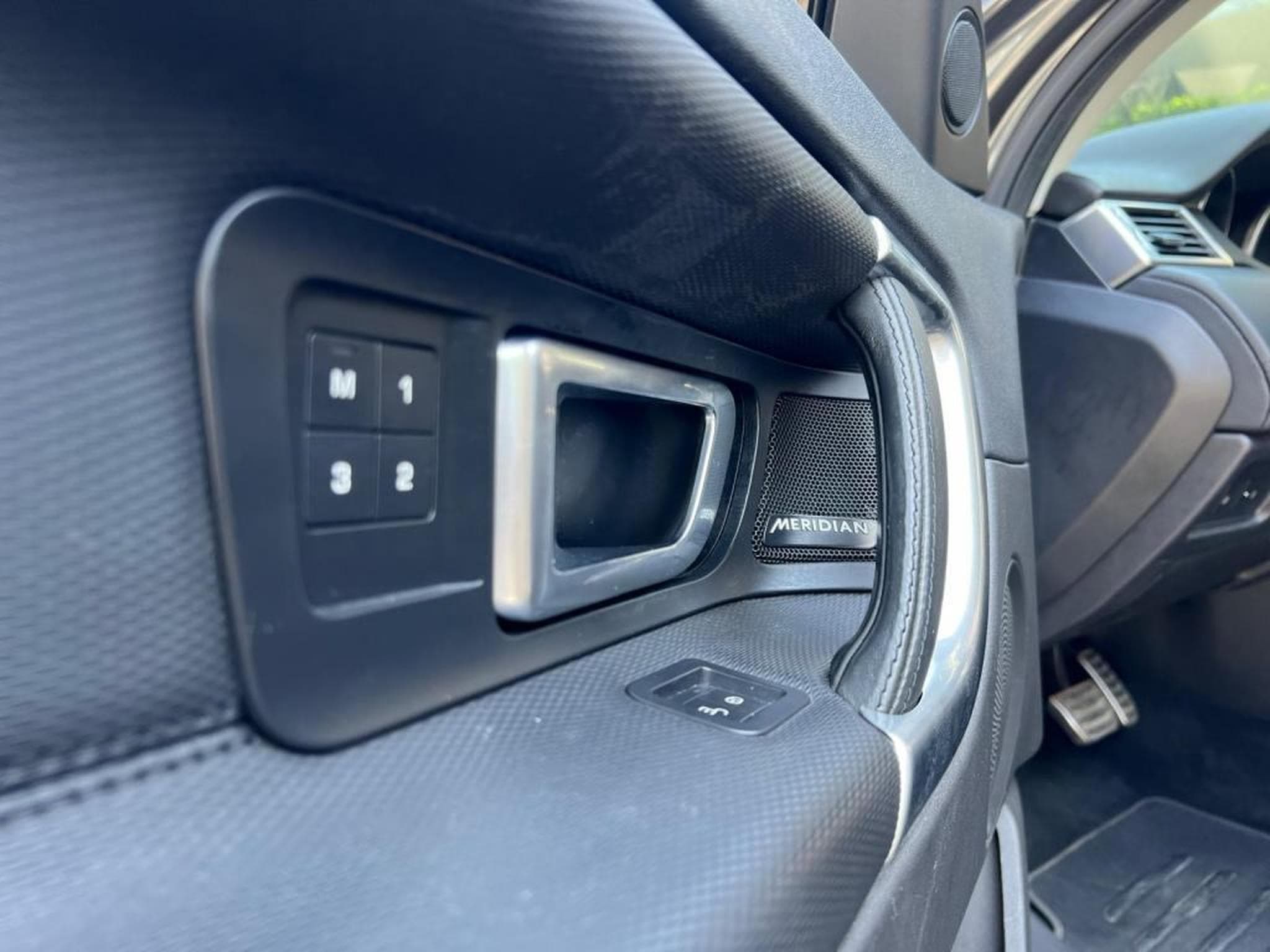 Land-Rover Discovery Sport 4X4 / 7 PLACES / AUTOMATIQUE / DIESEL / ATTACHE REMORQUE / (2017) - Photo 21