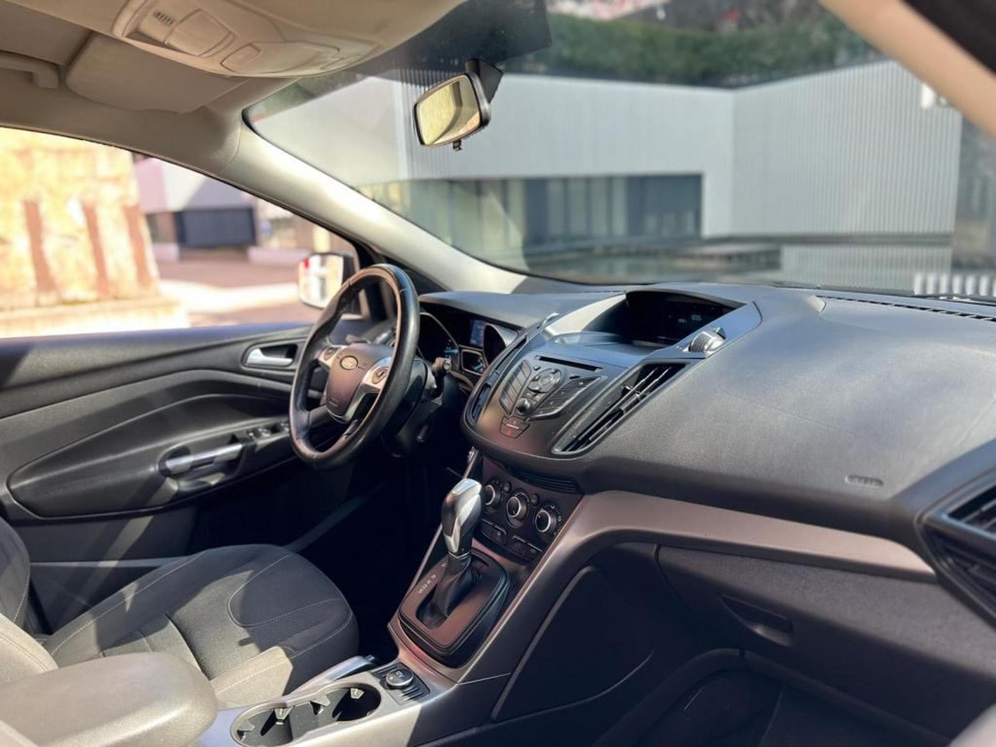 Ford Kuga 4X4 / AUTOMATIQUE / DIESEL (2014) - Photo 13