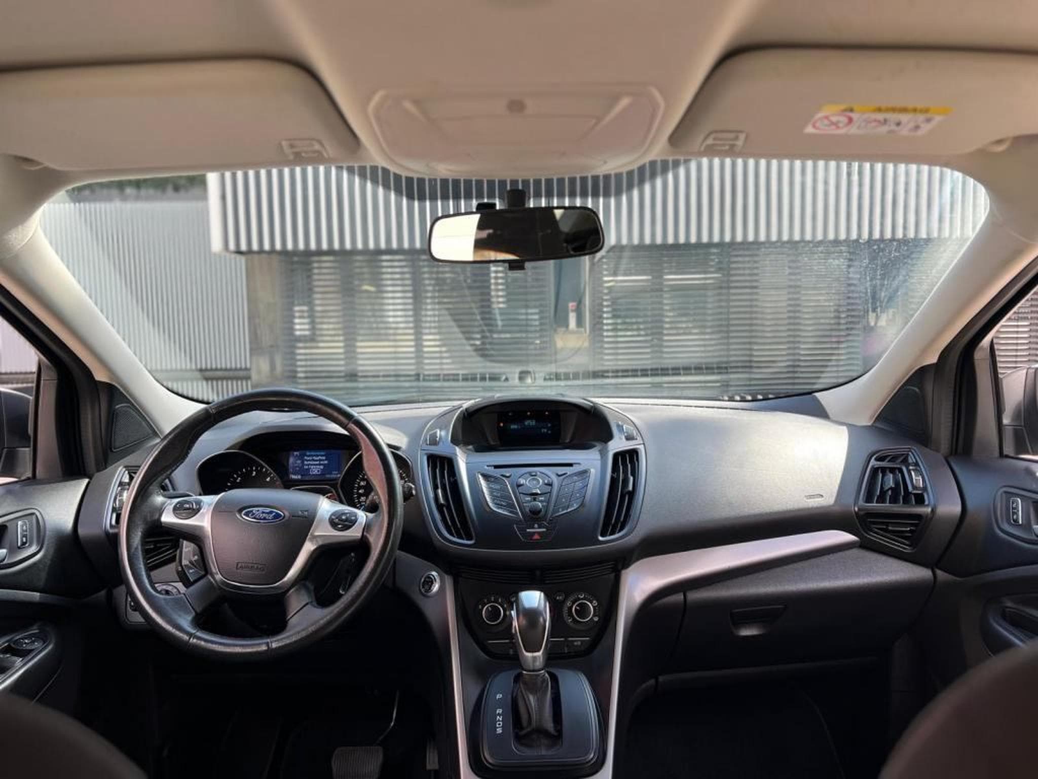 Ford Kuga 4X4 / AUTOMATIQUE / DIESEL (2014) - Photo 10