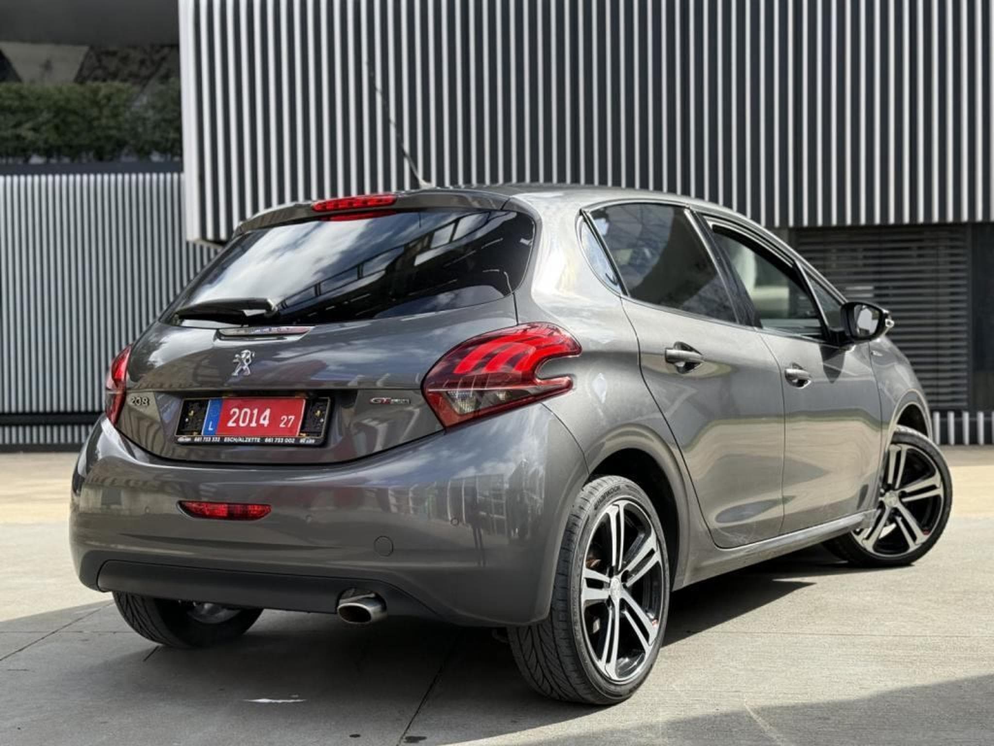 Peugeot 208 GT LINE / LED / CAMERA / NAVI / (2018) - Photo 3