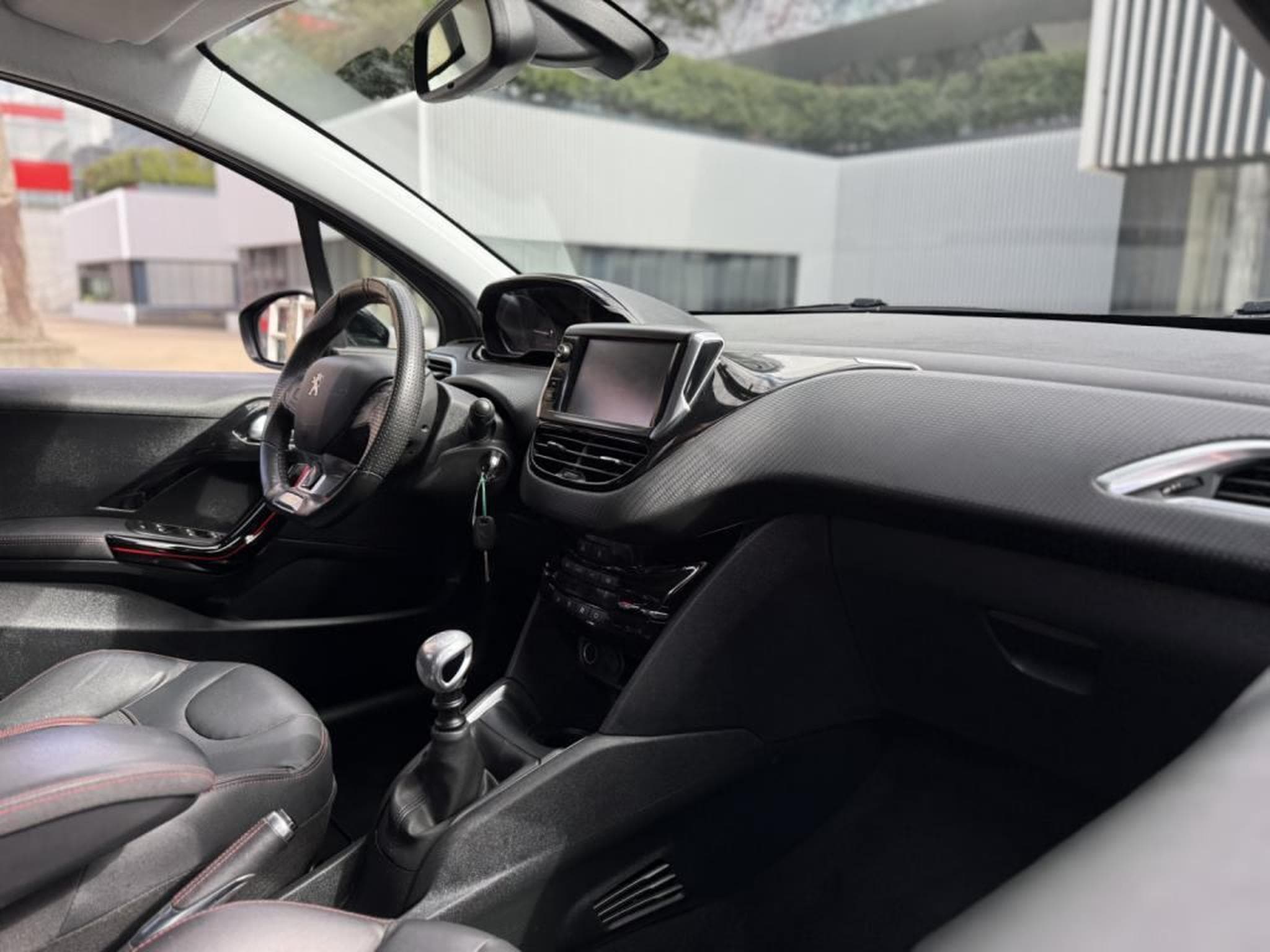 Peugeot 208 GT LINE / LED / CAMERA / NAVI / (2018) - Photo 17