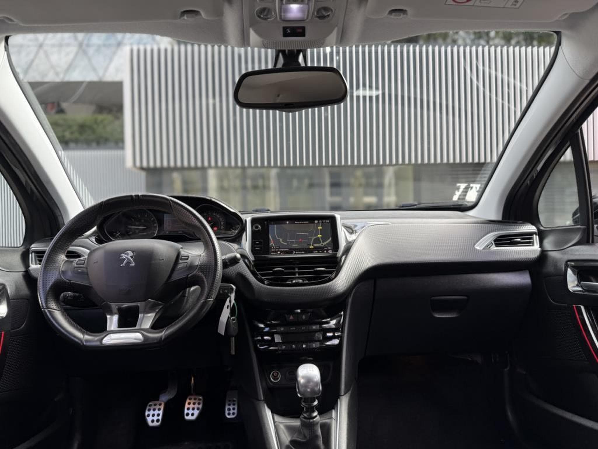 Peugeot 208 GT LINE / LED / CAMERA / NAVI / (2018) - Photo 12