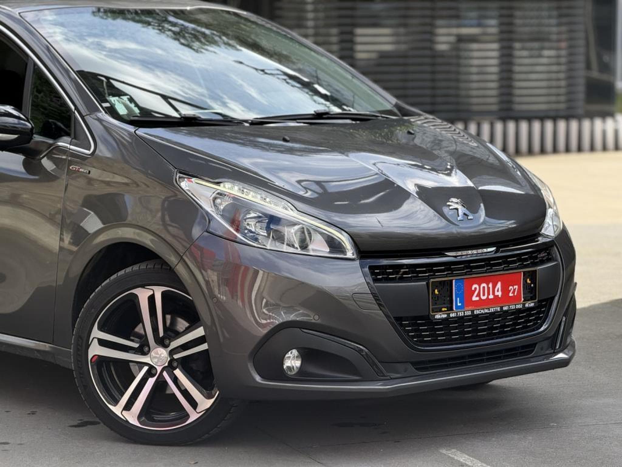 Peugeot 208 GT LINE / LED / CAMERA / NAVI / (2018) - Photo 7