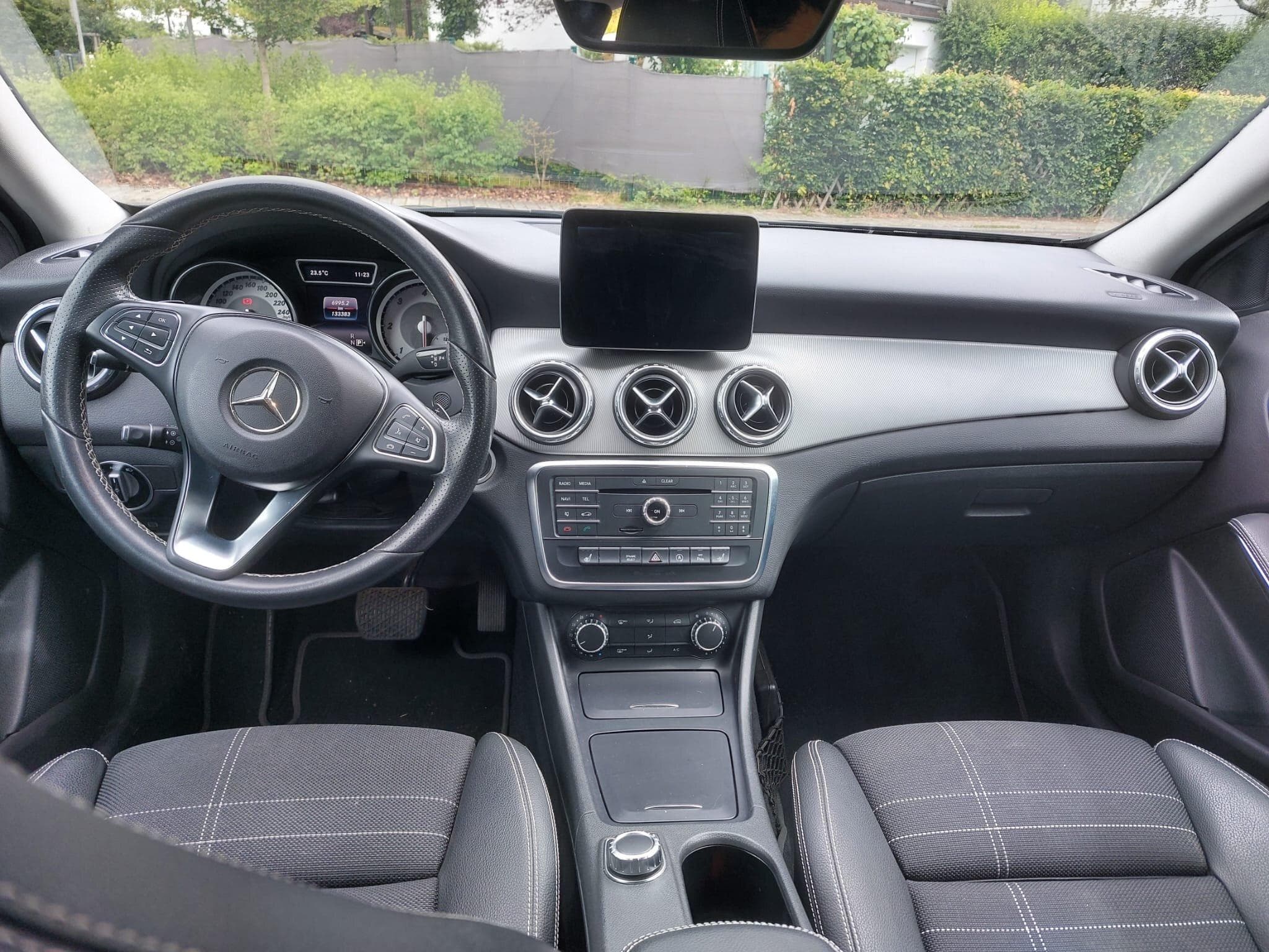 Mercedes Classe GLA 200D Urban Night Pack (2016) - Photo 3