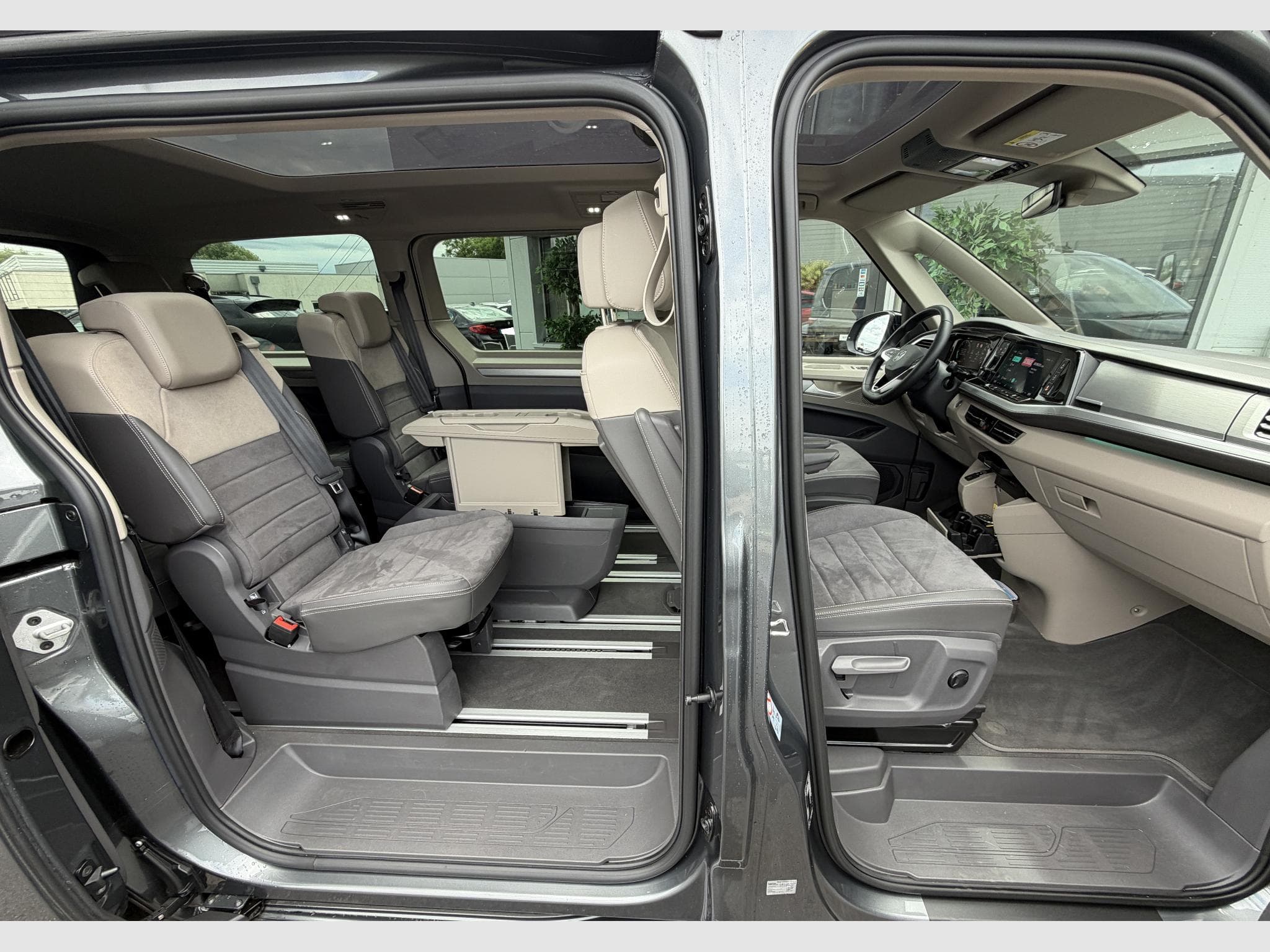 VW Multivan 2.0 TDI 150CH LIFE EDITION DSG7 (2024) - Photo 18